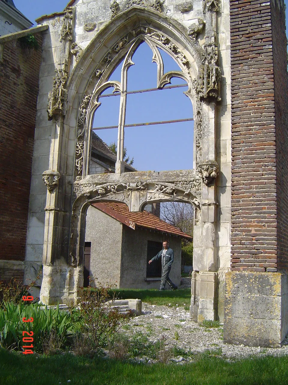 Photo showing: Laines-aux-Bois - L'église