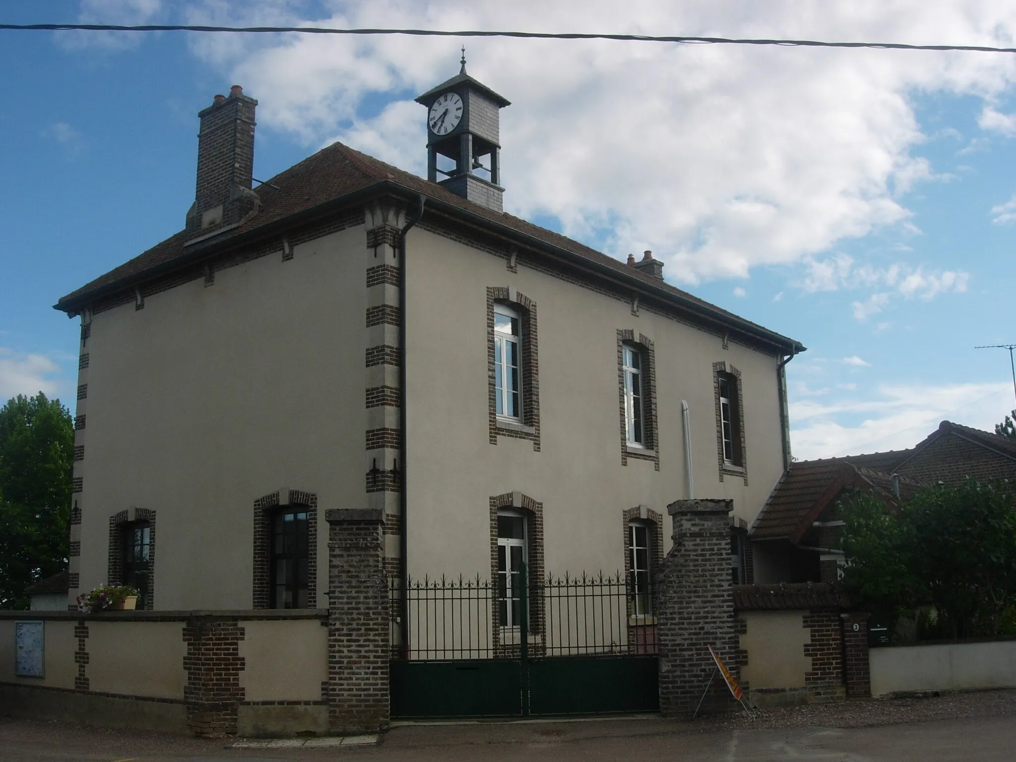 Photo showing: Mairie de Montgueux