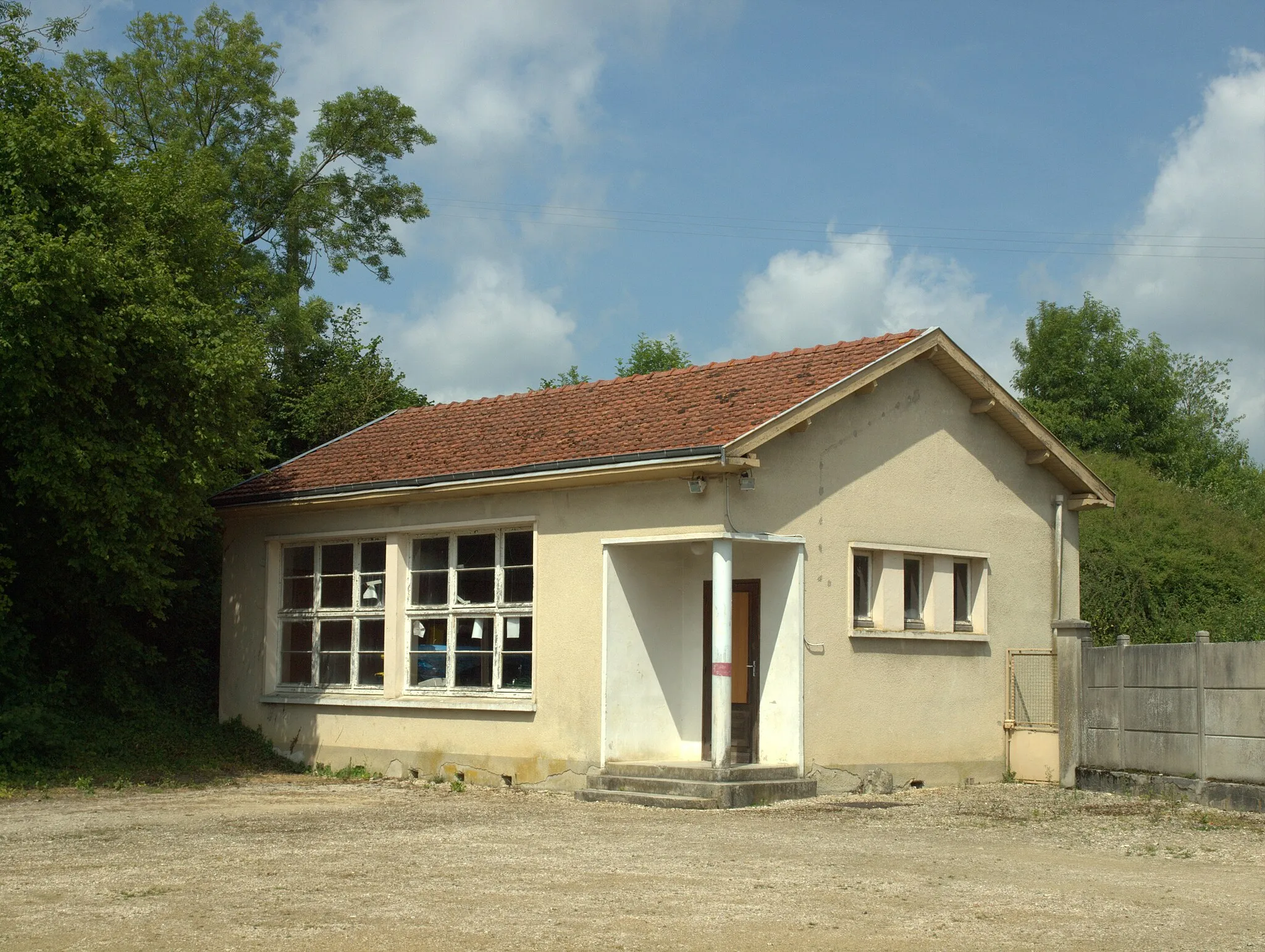 Photo showing: Biermes (Ardennes, France) ; ancienne classe de l'école, depuis réaffectée.