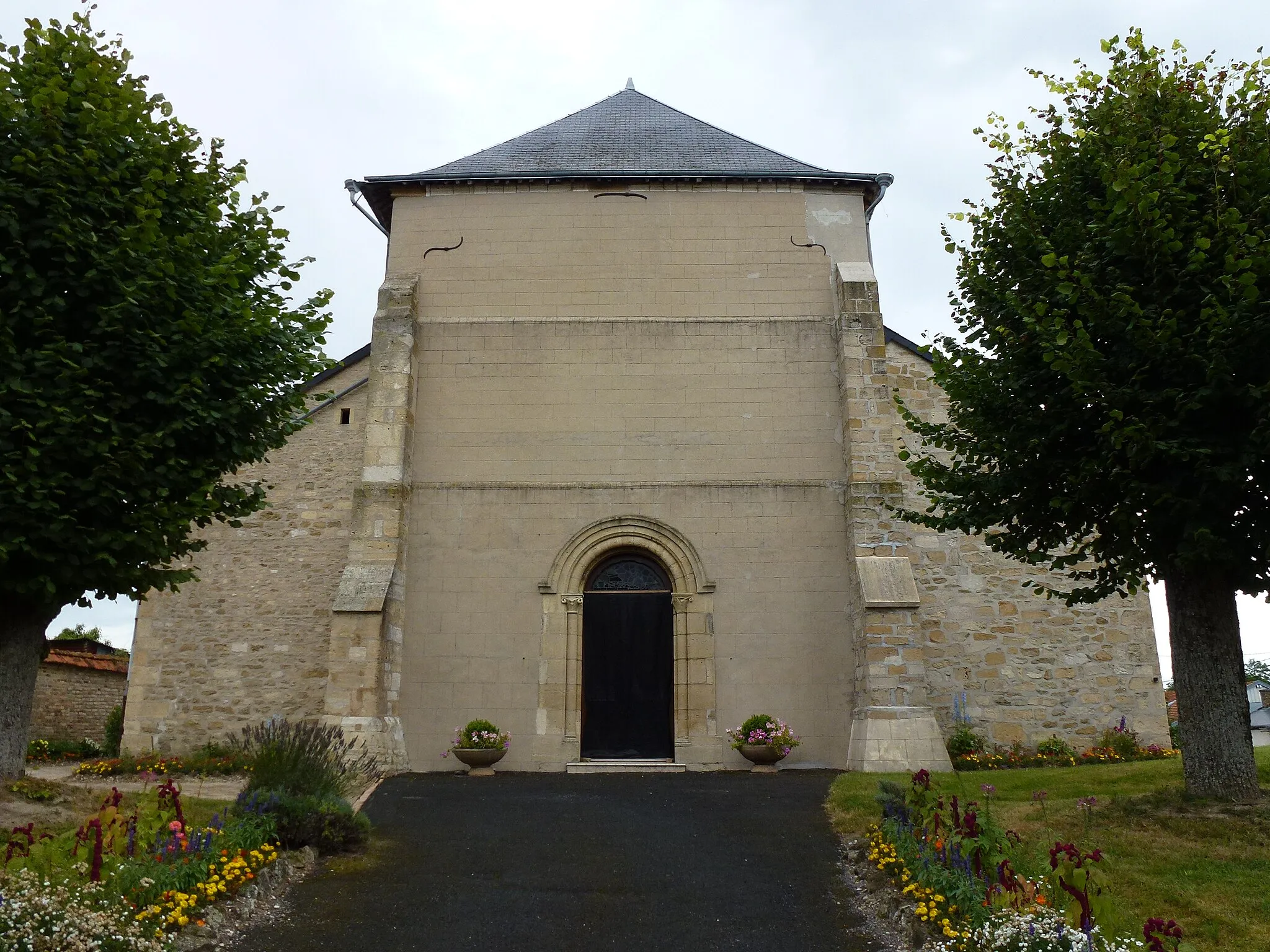 Photo showing: Saulces-Champenoises (Ardennes) église, façade