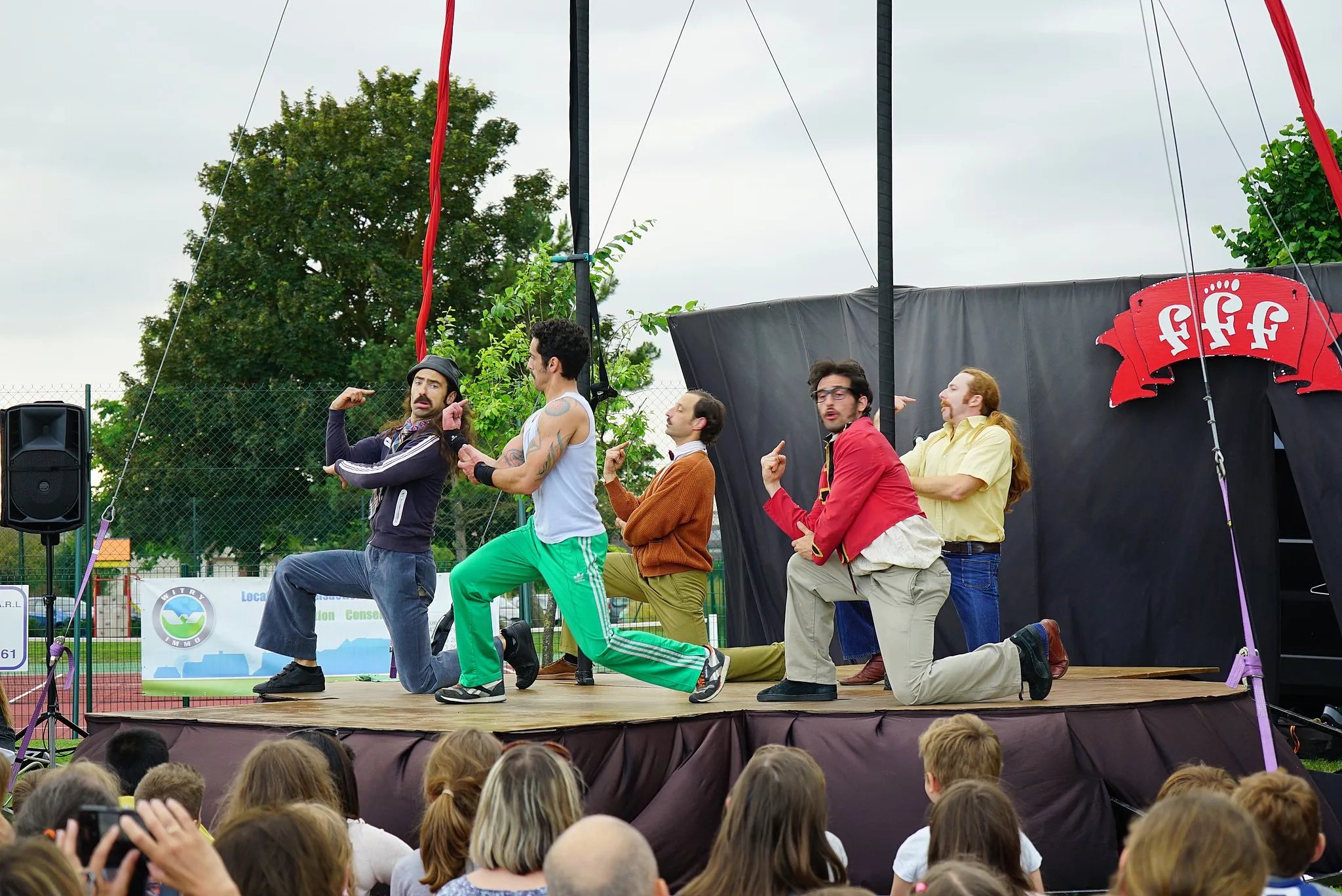 Photo showing: spectacle de rue.