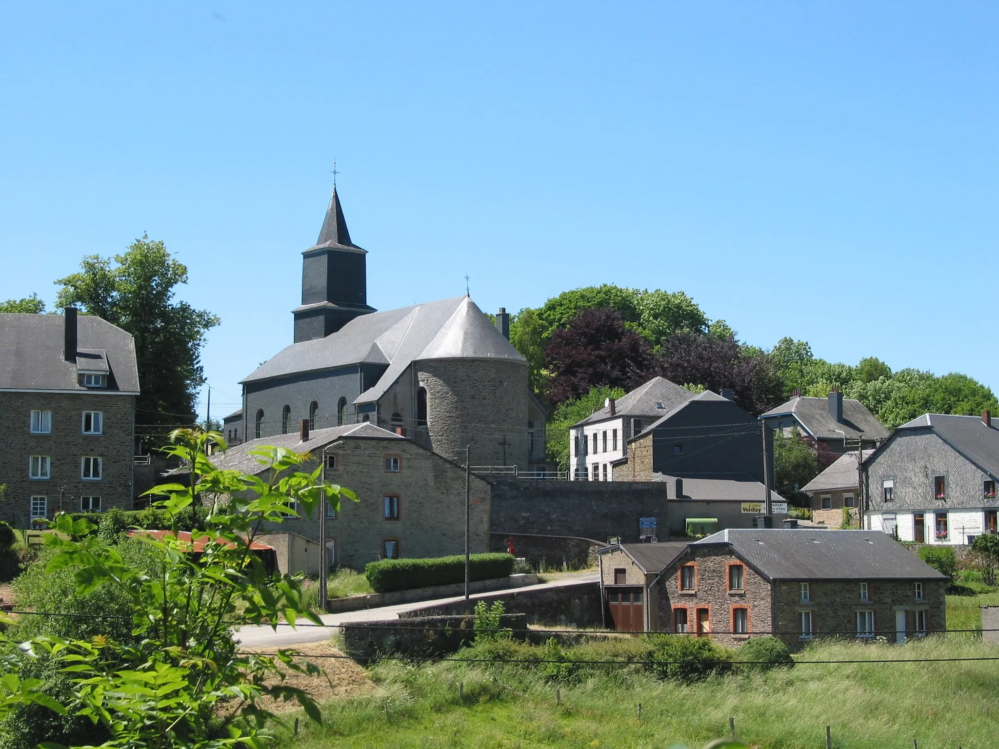 Photo showing: Louette-Saint-Pierre (Belgium),  the St. Peter church (1840).