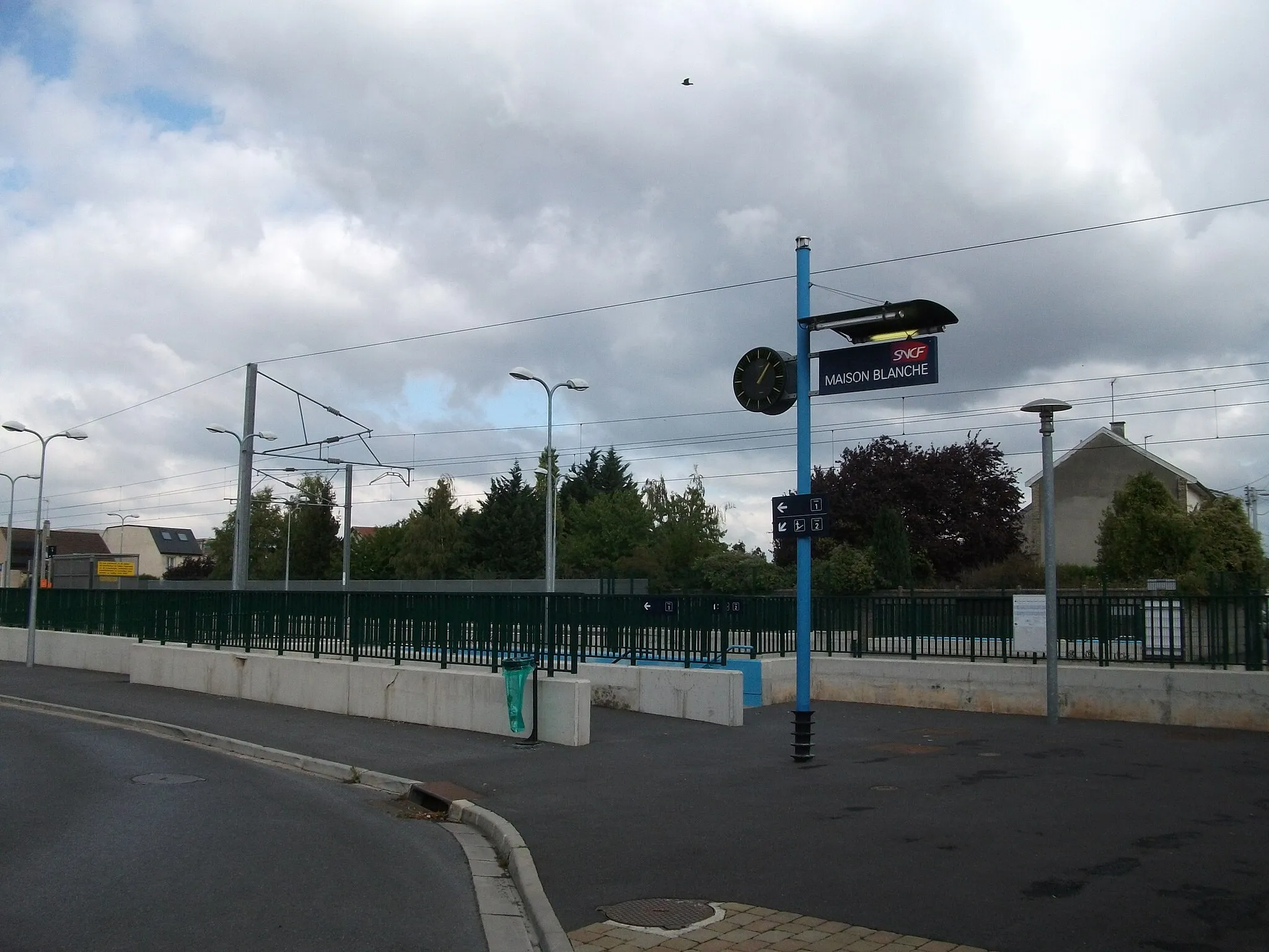 Photo showing: gare maison blanche à Reims.