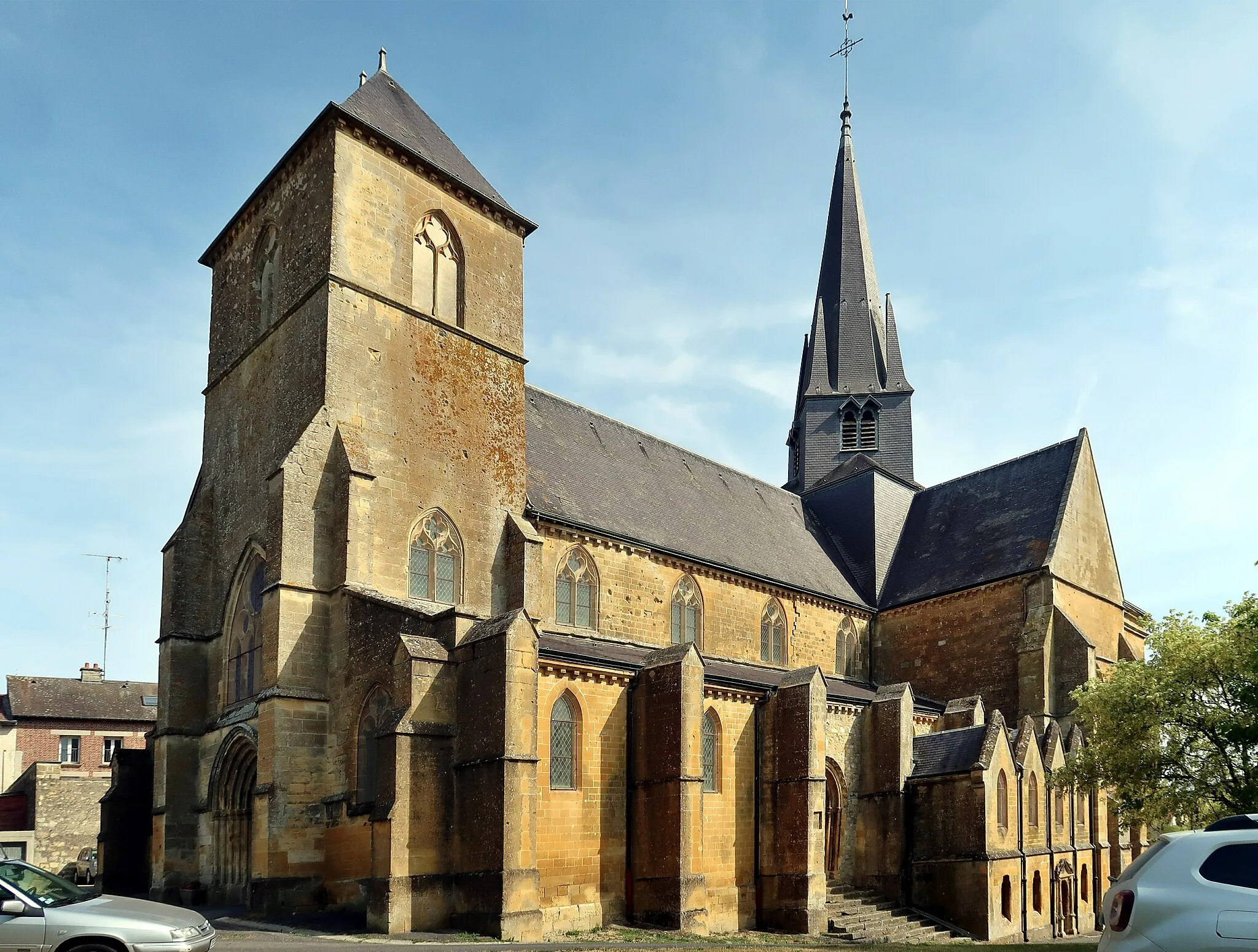 Photo showing: Grandpré, église