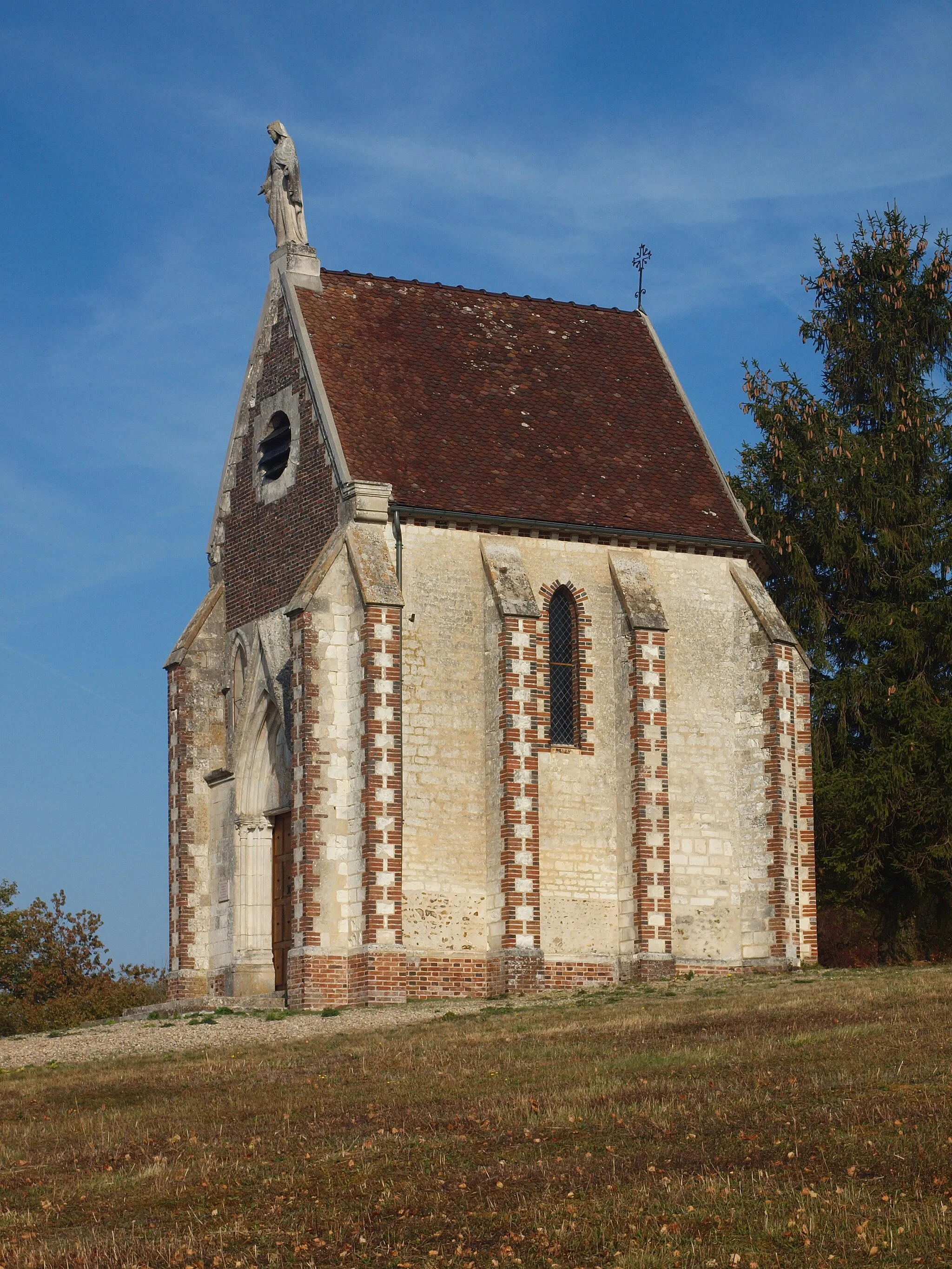 Photo showing: Chapelle du Haut-Bouton à Chailley (Yonne, France)