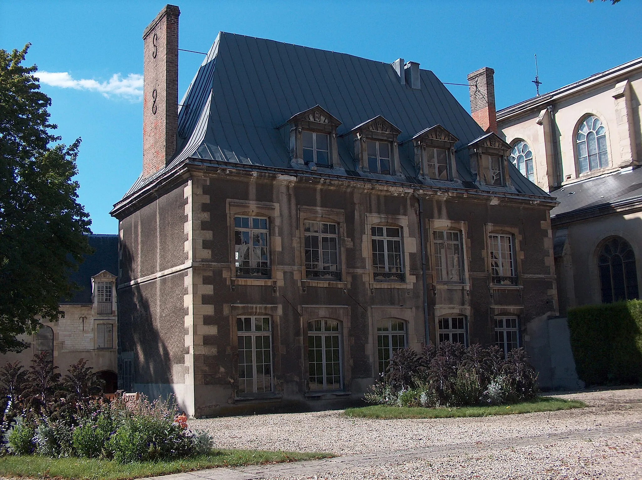 Photo showing: Ancien pavillon du Collège des Jésuites