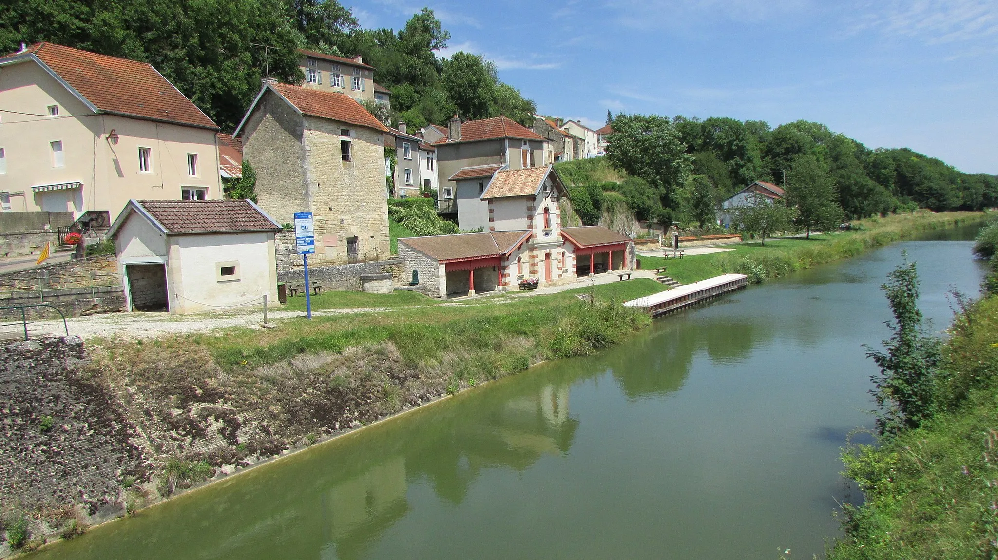 Photo showing: Le canal entre Champagne et-Bourgogne à Riaucourt