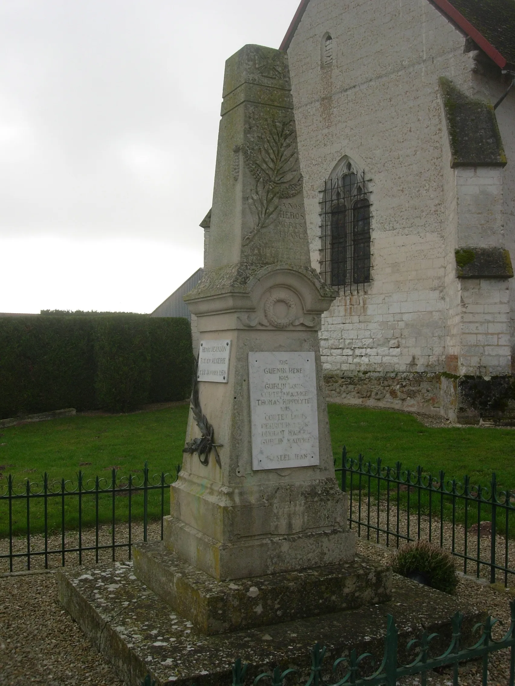 Photo showing: Monument aux morts d'Aubeterre (Aube - France)
