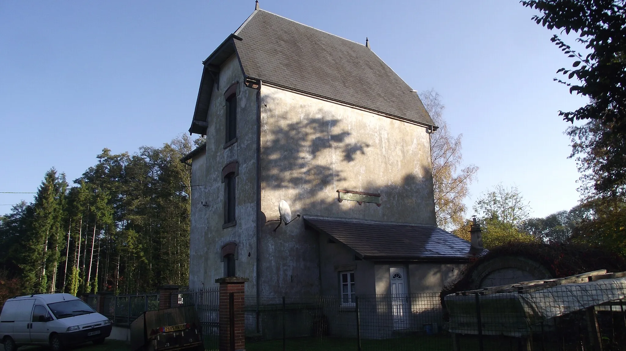 Photo showing: Stationsgebouw van de CFDA (Chemins de fer départementaux des Ardennes) in Vendresse, nu een particuliere woning