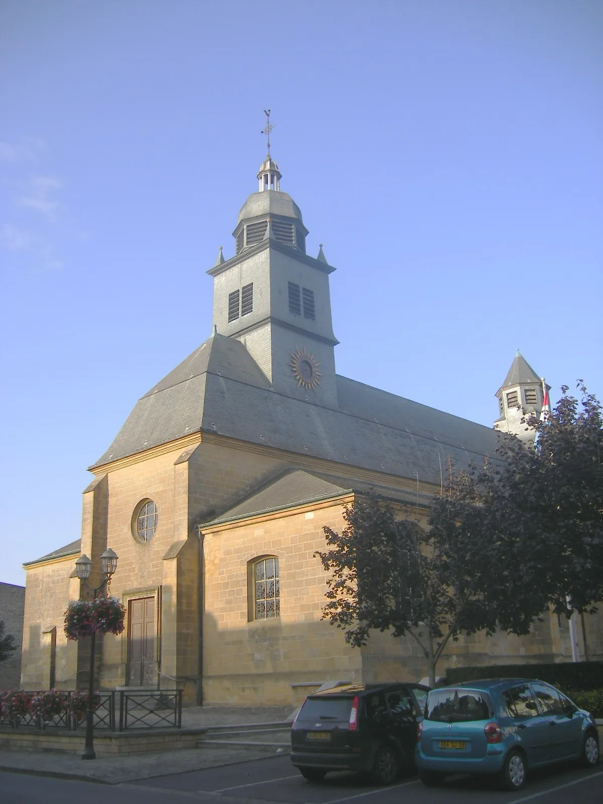 Photo showing: L'église de Carignan