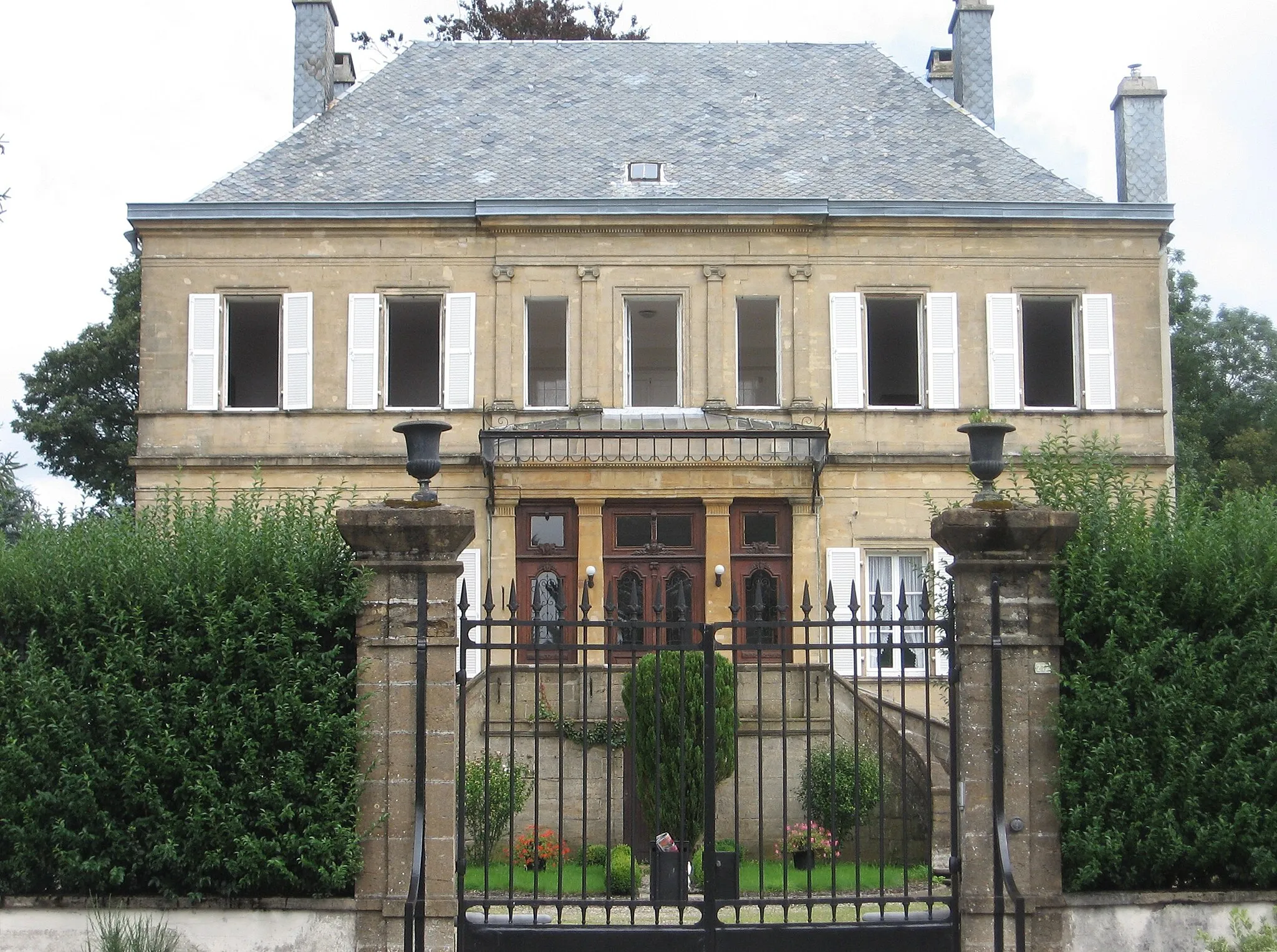 Photo showing: Château Rousseau de Rimogne