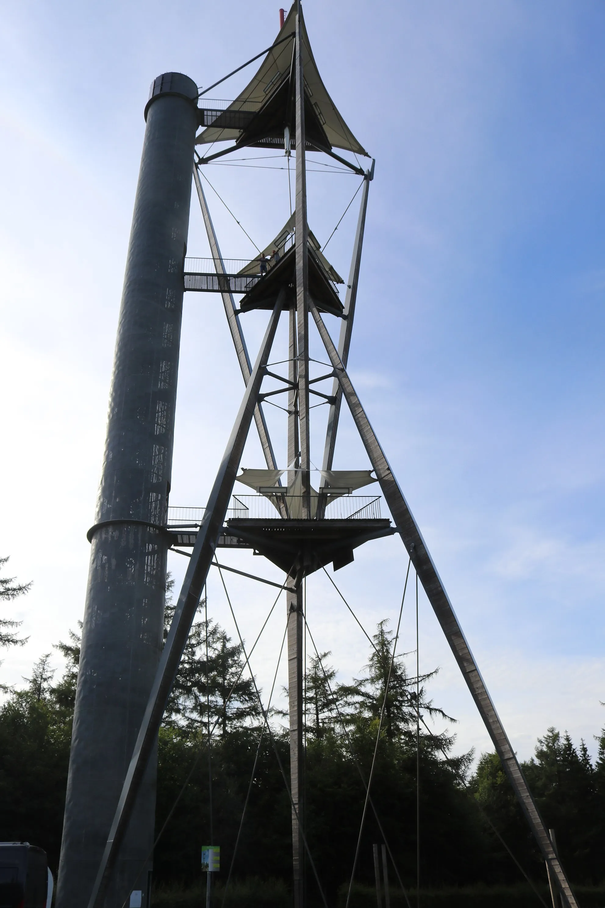 Photo showing: La tour du Millénaire, ou tour de Gedinne en juillet 2019