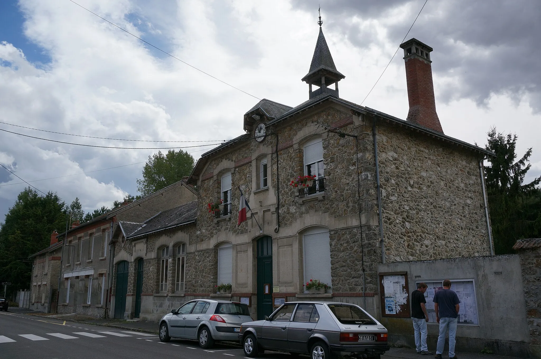 Photo showing: La maison communale .