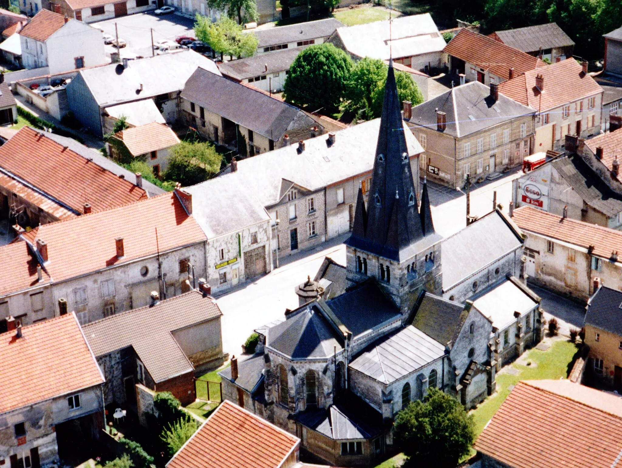 Photo showing: église Saint Remi d'Isles-sur-Suippe