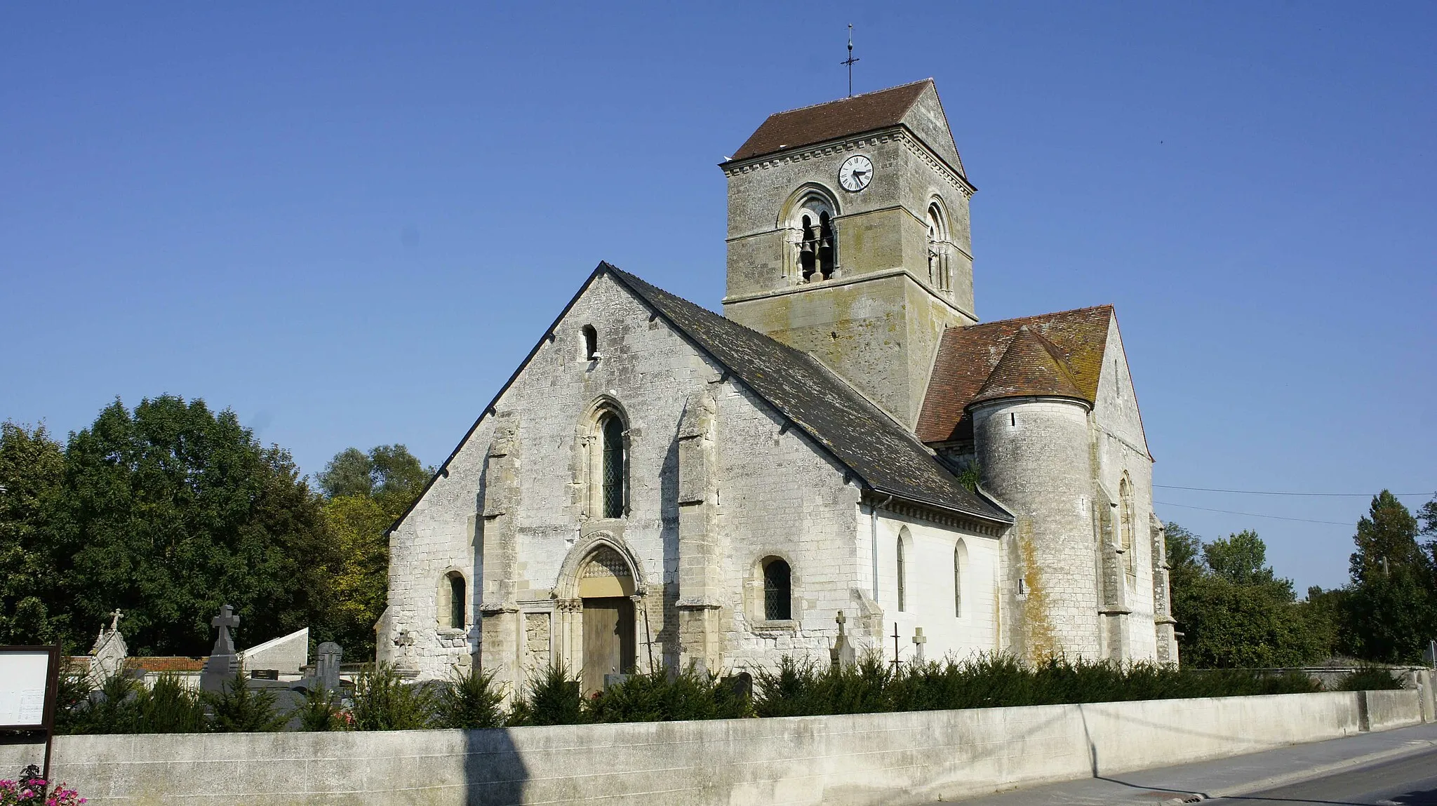 Photo showing: This building is classé au titre des monuments historiques de la France. It is indexed in the base Mérimée, a database of architectural heritage maintained by the French Ministry of Culture, under the reference PA00078840 .