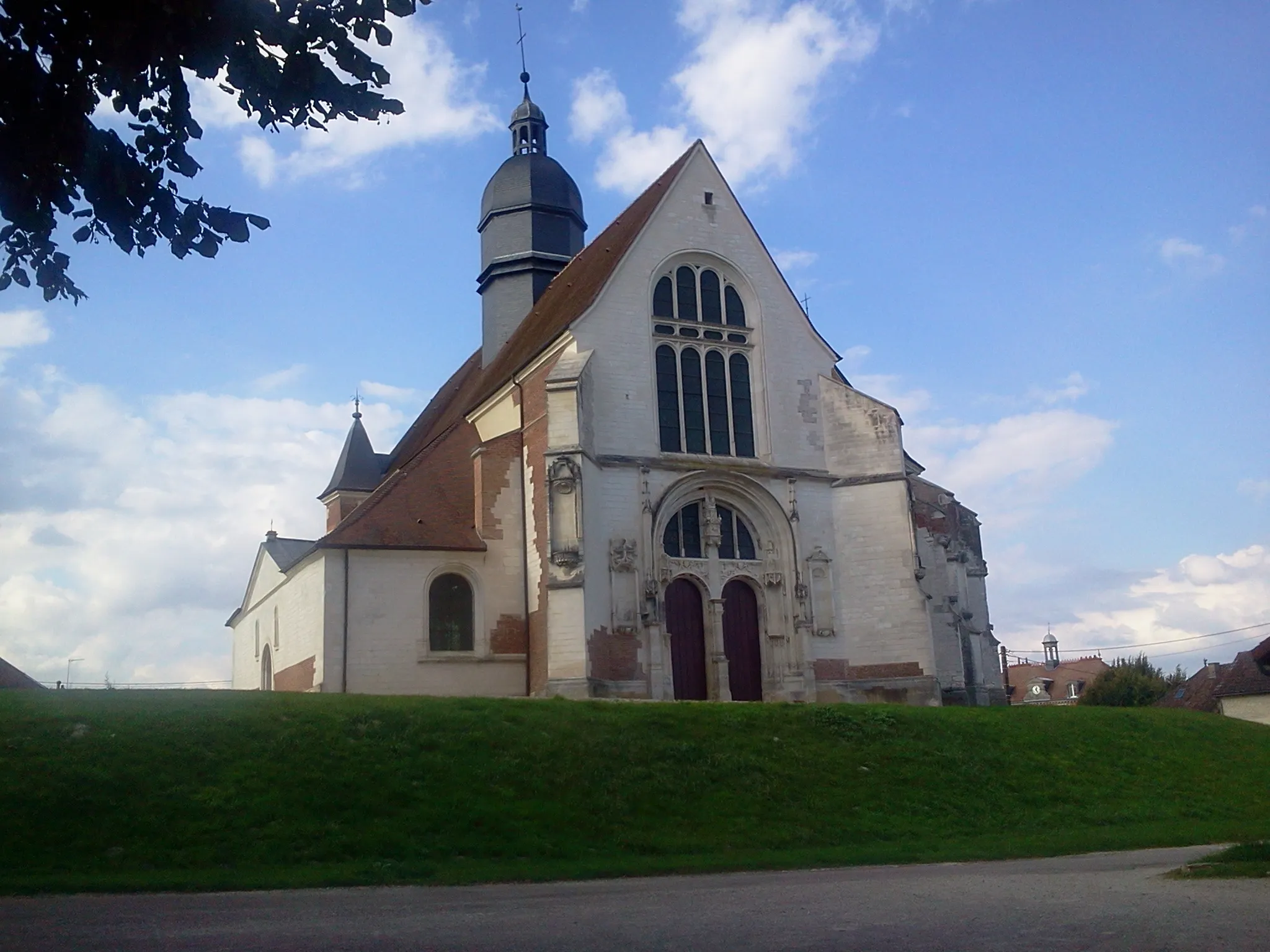 Photo showing: This building is indexed in the base Mérimée, a database of architectural heritage maintained by the French Ministry of Culture, under the reference PA00078230 .