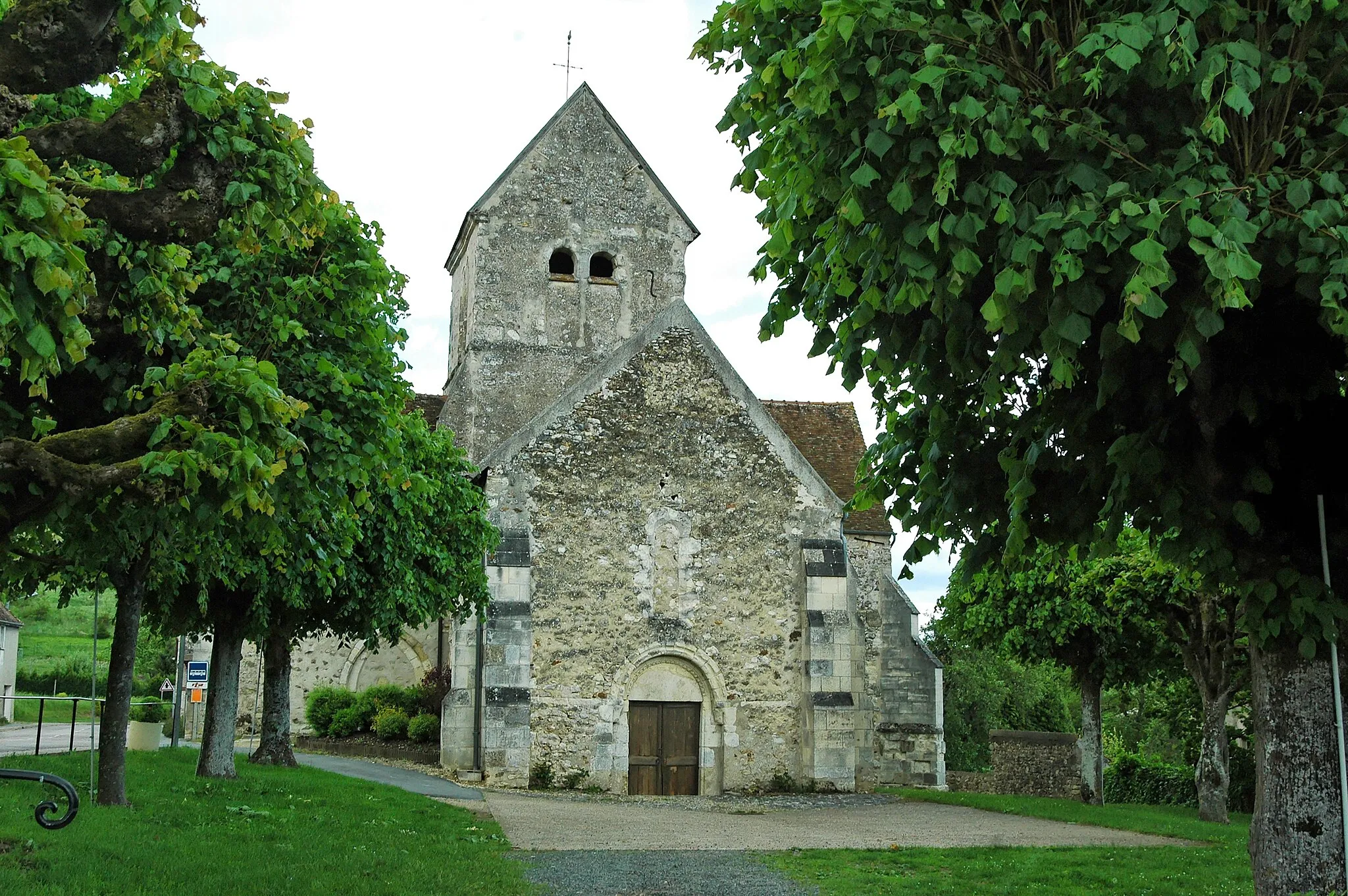 Photo showing: Église Saint-Caprais de Chartèves.