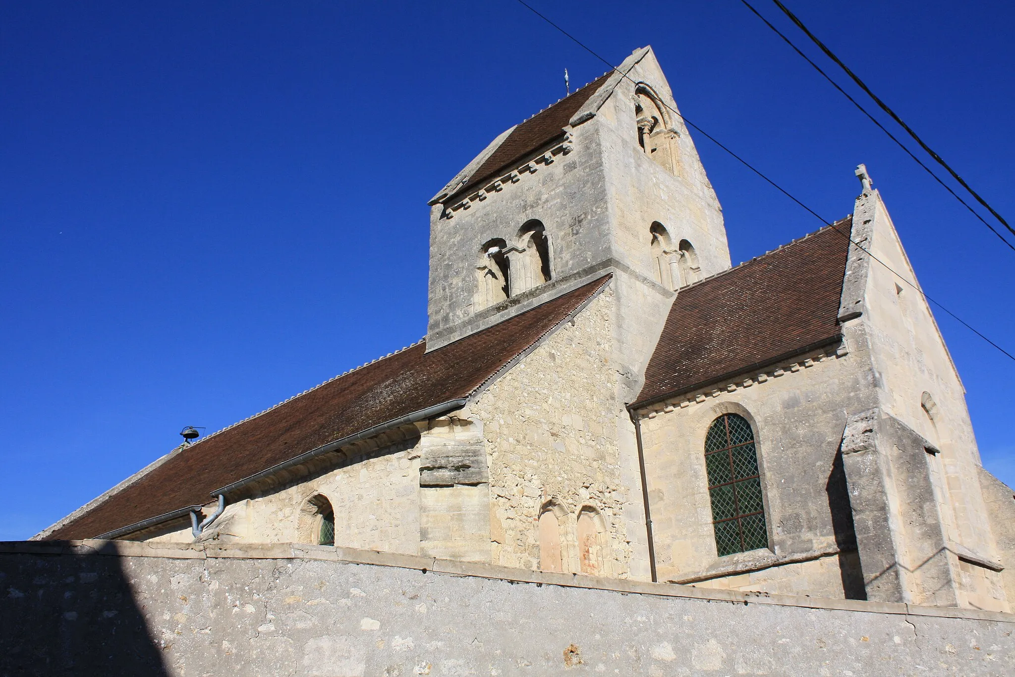 Photo showing: Église Saint-Pierre de Dravegny