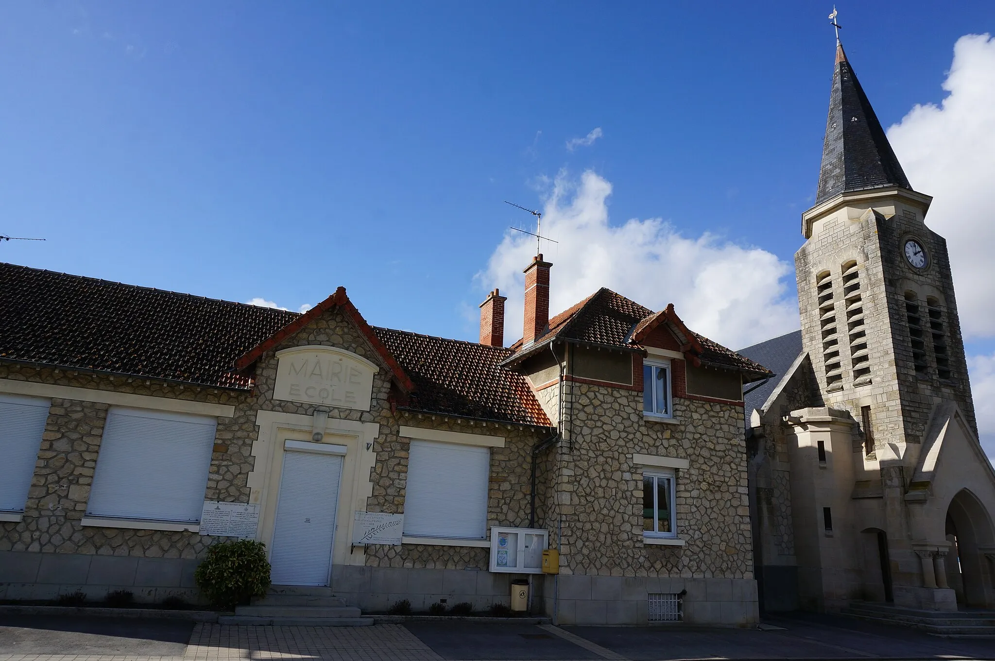 Photo showing: dans le village de La Ville-aux-Bois-lès-Pontavert.