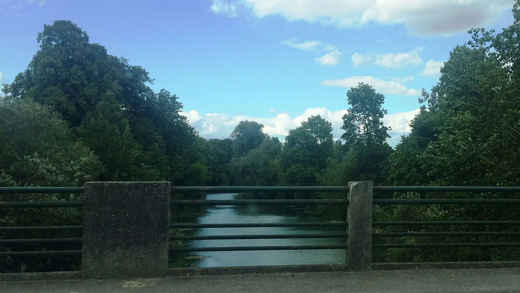 Photo showing: View from Asine river in the small town of Neufchatel in Northern France