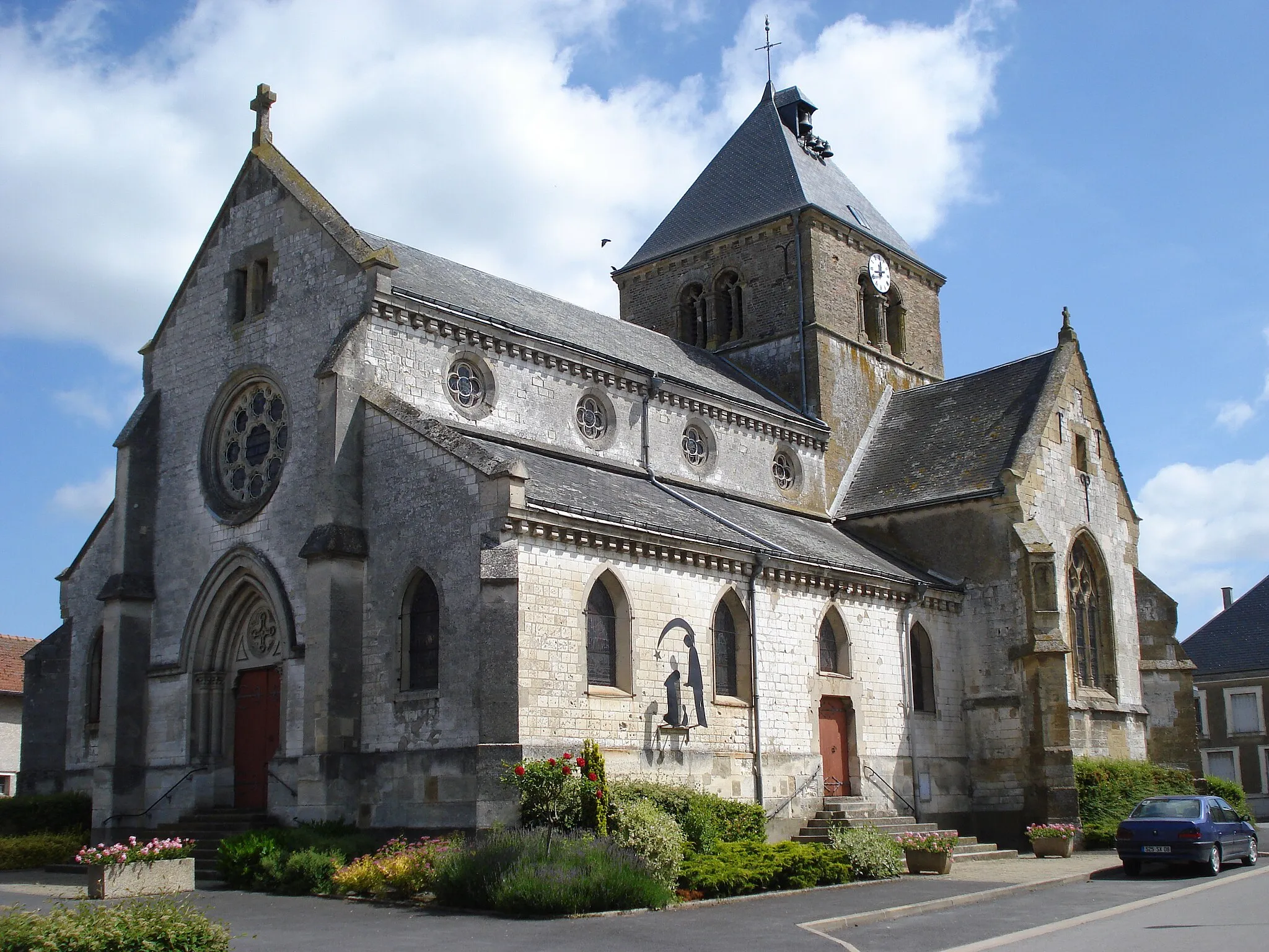 Photo showing: Church of La Neuville-en-Tourne-à-Fuy