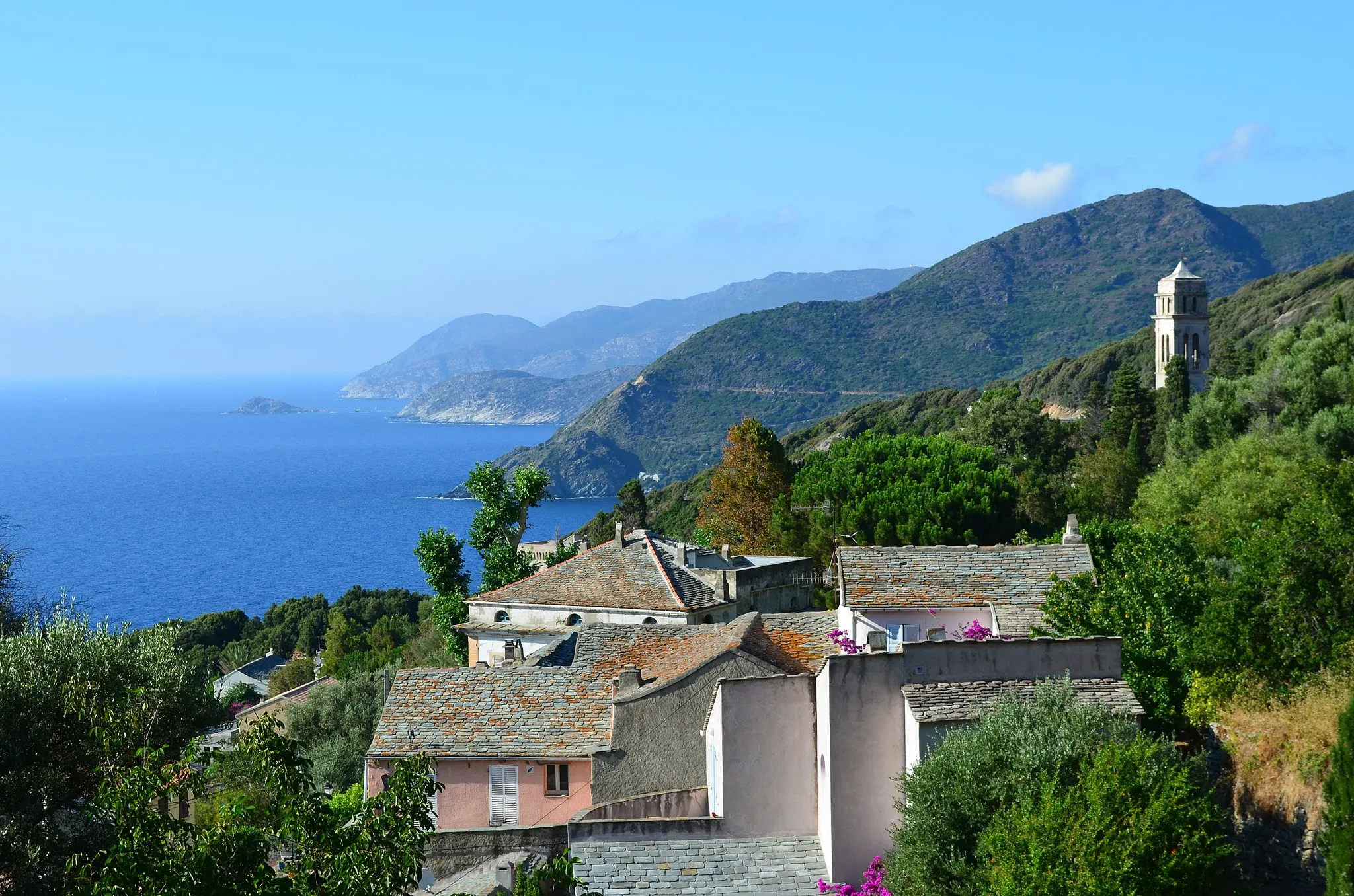 Photo showing: Vue du village de Pino (Corse).