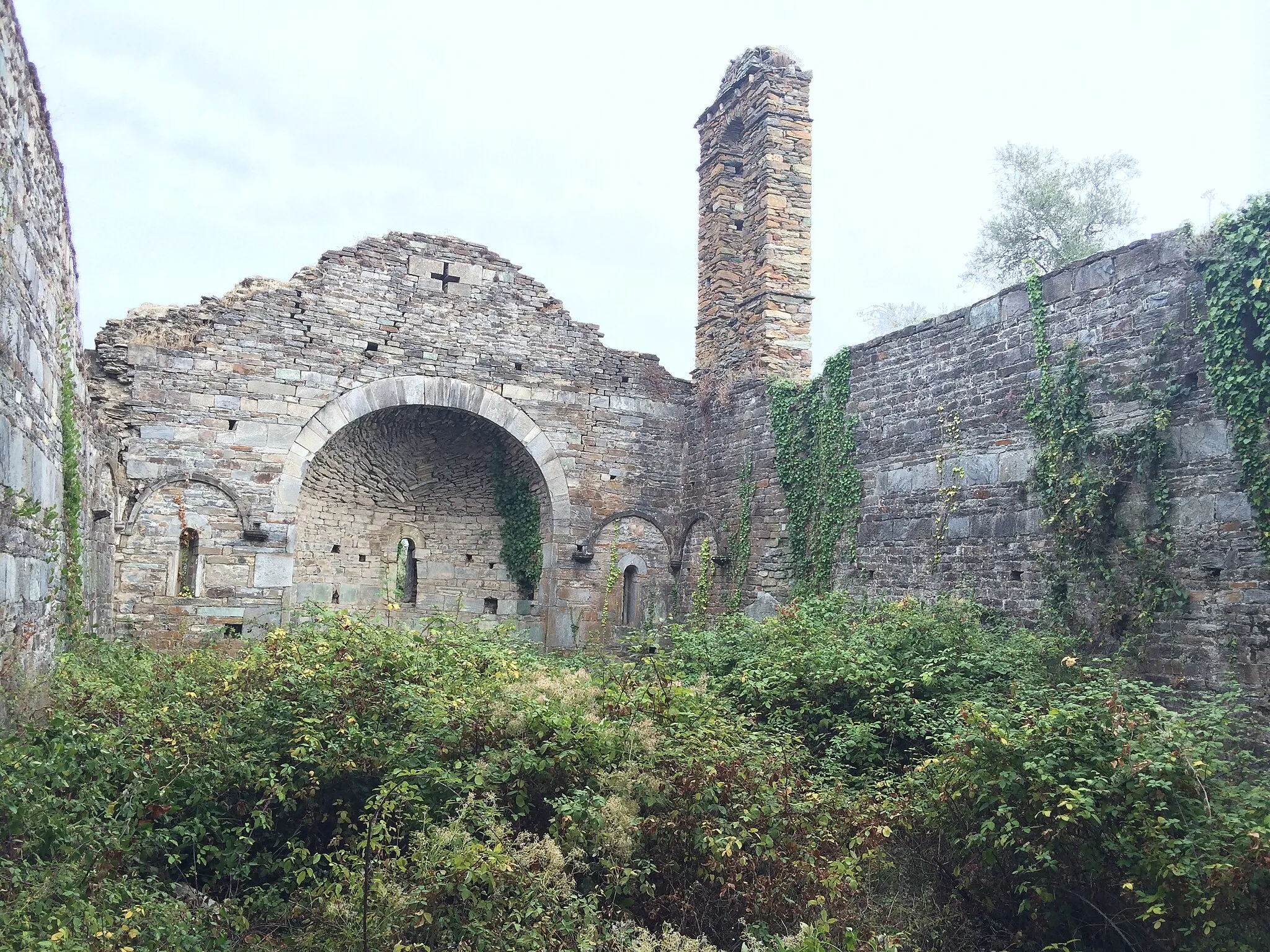 Photo showing: E ruvine di a chjesa pievana di Santa Maria, à A Casalta, Ampugnani, Corsica