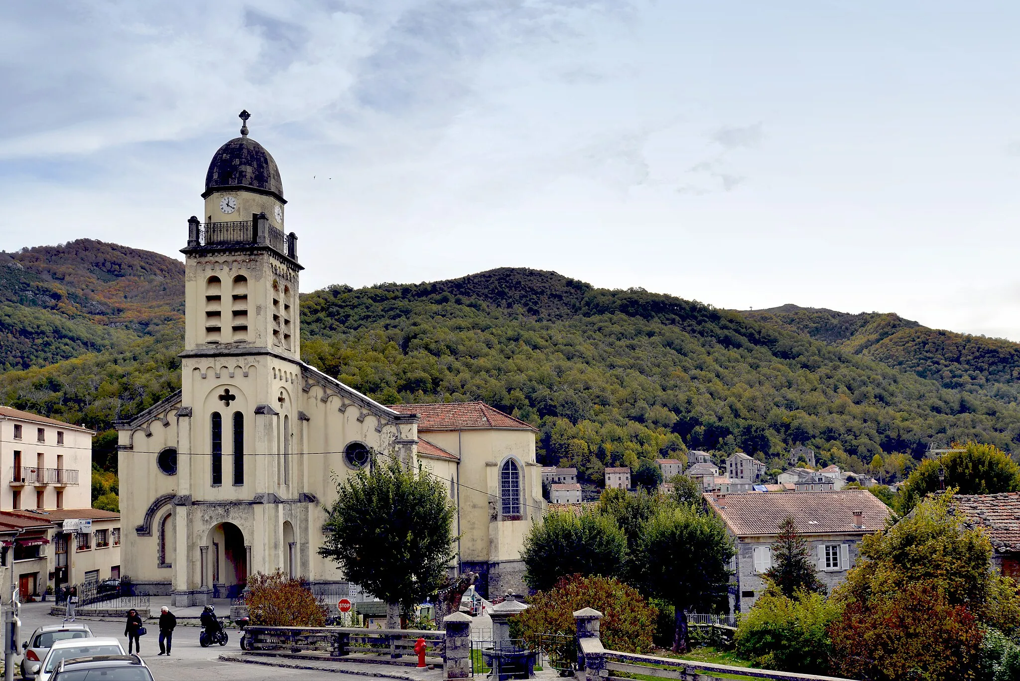Photo showing: Bastelica, Taravu-Bastelica (Corse) - L'église paroissiale Saint-Michel au quartier Santo