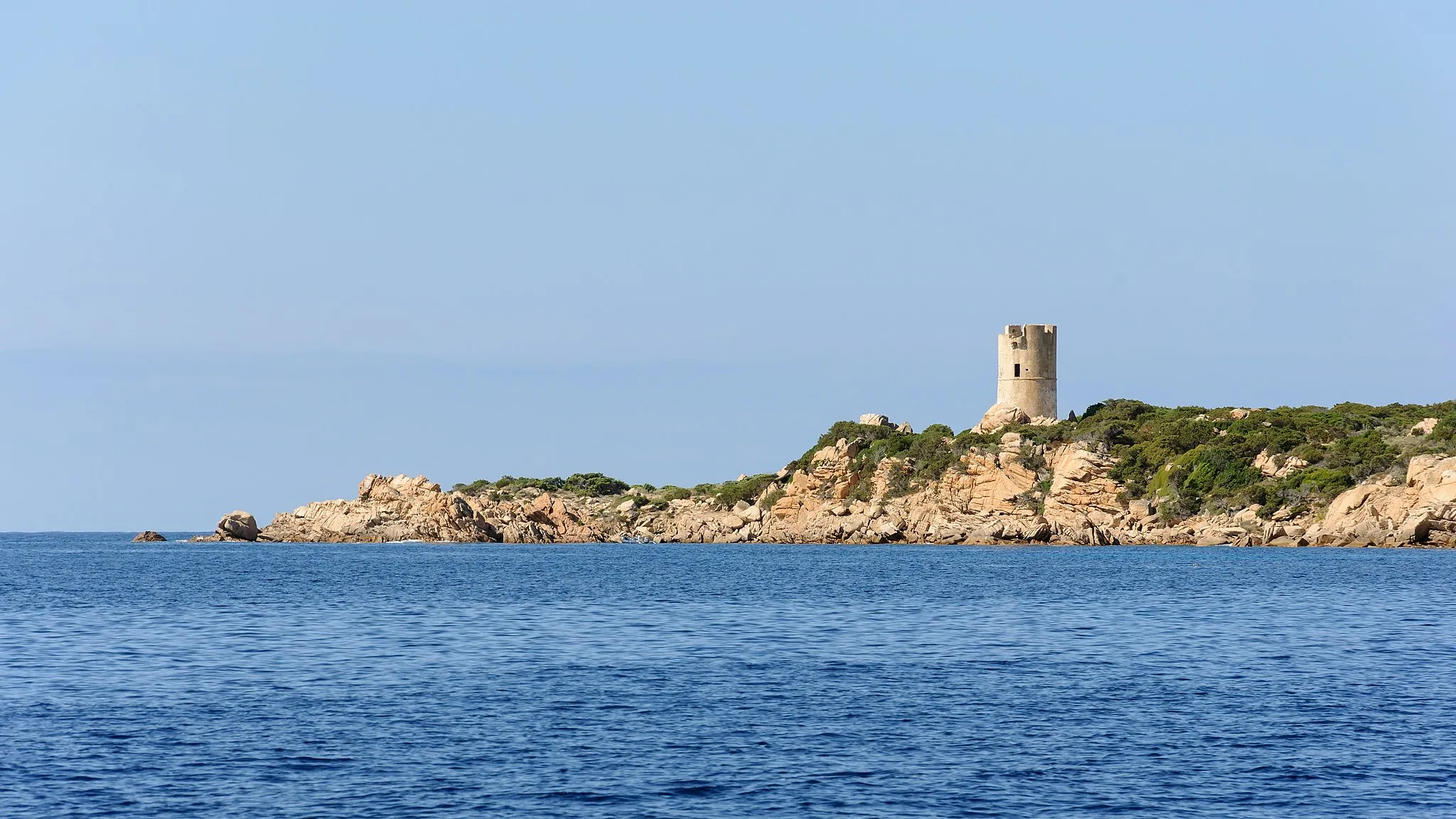 Photo showing: The Genoese tower of Olmeto (near Monacia-d'Aullène, Southern Corsica, France)