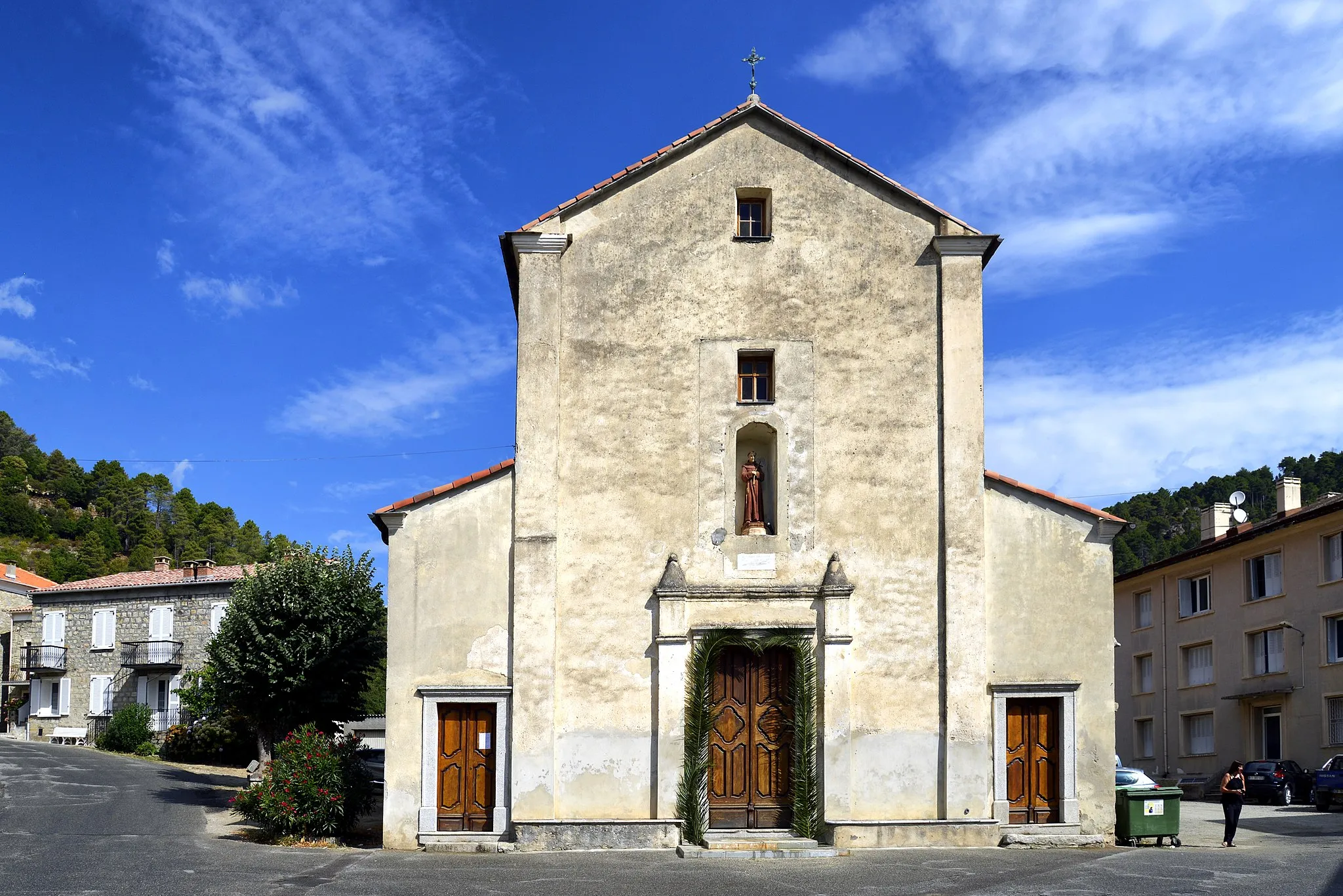 Photo showing: Ghisoni, Fiumorbo (Haute-Corse) - L'église paroissiale San Francheschinu, du nom du vénérable Franceschinu Mucchielli originaire de Ghisoni