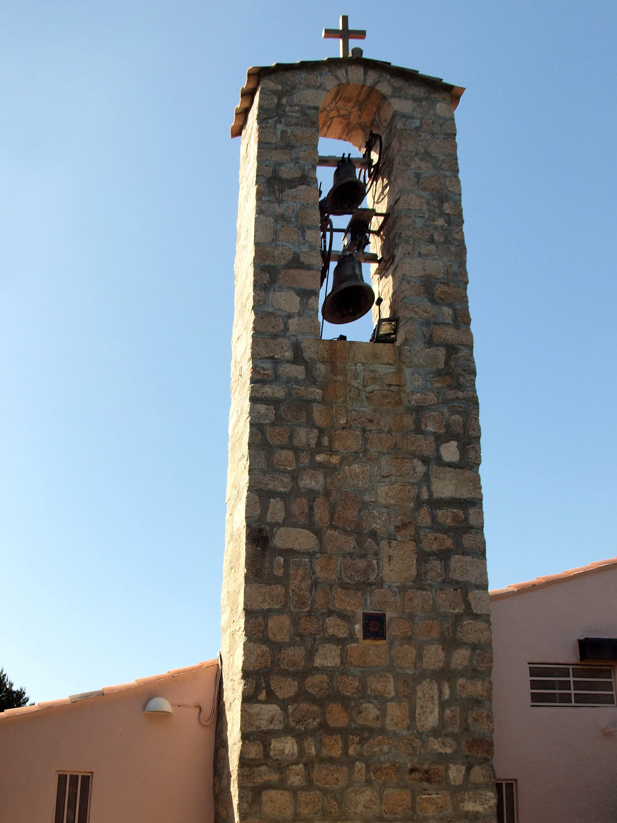 Photo showing: Pietrosella (Corse) - Clocher de l'église paroissiale Sainte-Monique