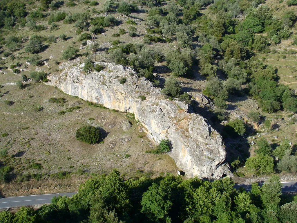 Photo showing: Corsica - Ponte Leccia-Corte train - some long rock