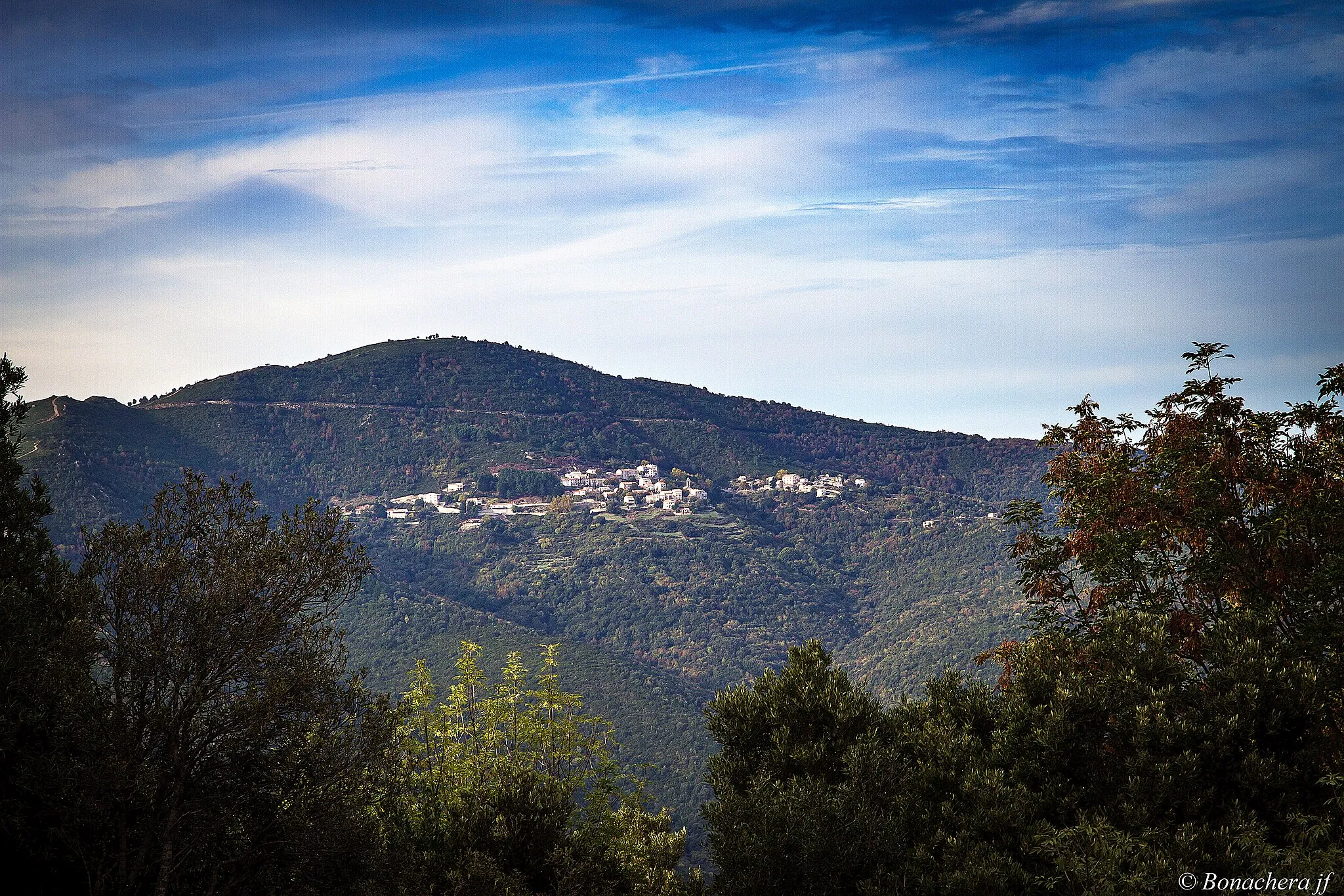 Photo showing: Ventiseri vu depuis le village de Solaru ( U Sulaghju)