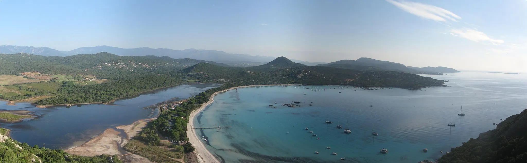 Photo showing: Etang et Golfe de Santa Giulia