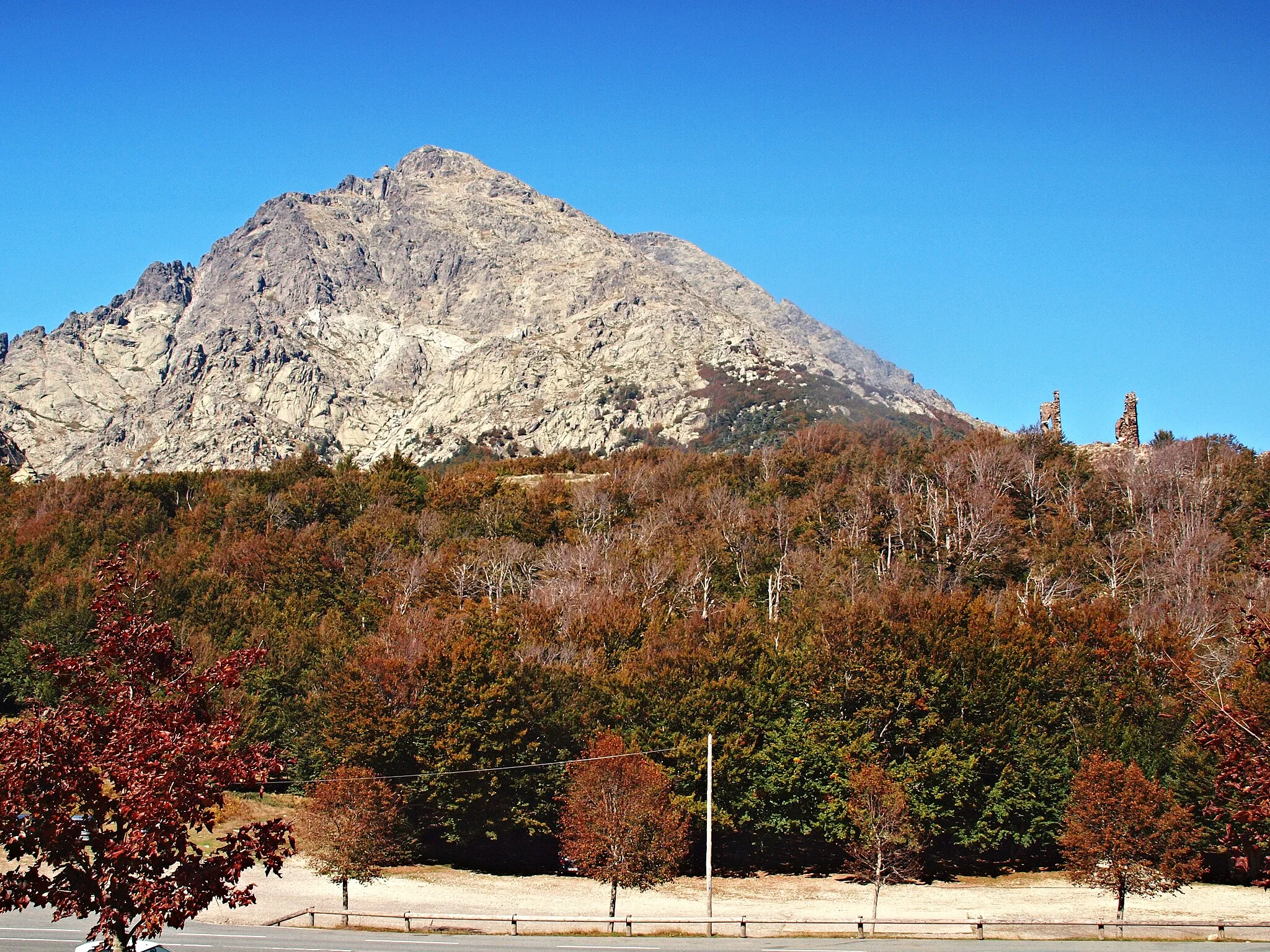 Photo showing: Vivario, Rogna (Corse) - Vue du Monte d'Oro et ruines du Fort de Vaux au col de Vizzavona