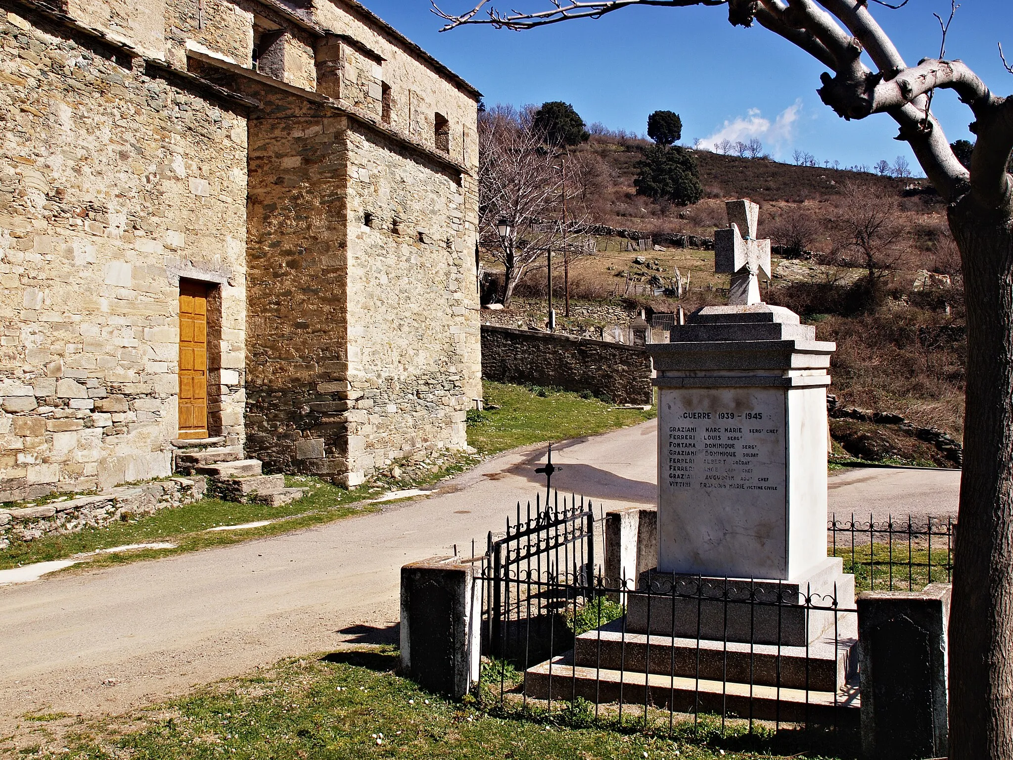 Photo showing: Bigorno, Costiera (Corse) - Monument aux morts