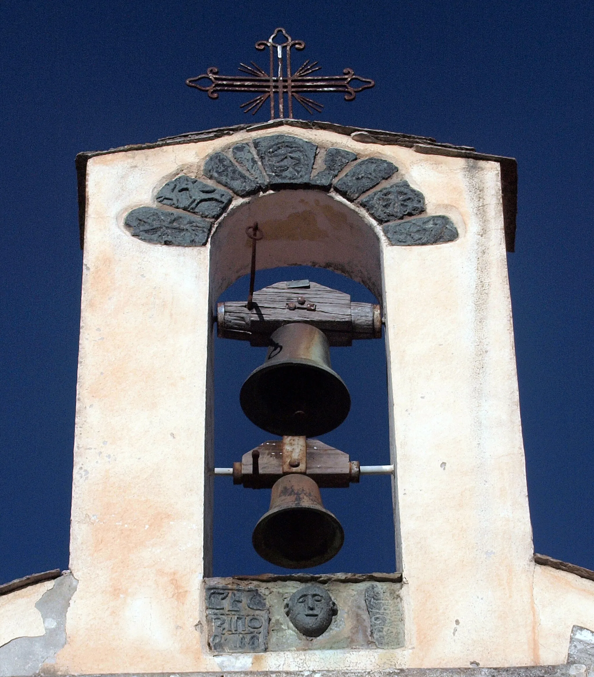 Photo showing: Pietralba (Corse) - Motifs du clocher de la chapelle Santa Maria Assunta