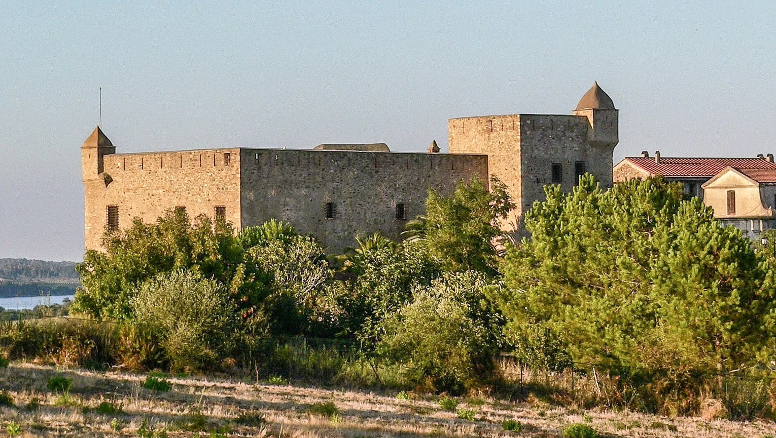Photo showing: Fort de Matra
Ce fort abrite le Musée départemental d'archéologie Jérôme Carcopino

Aleria, Haute-Corse