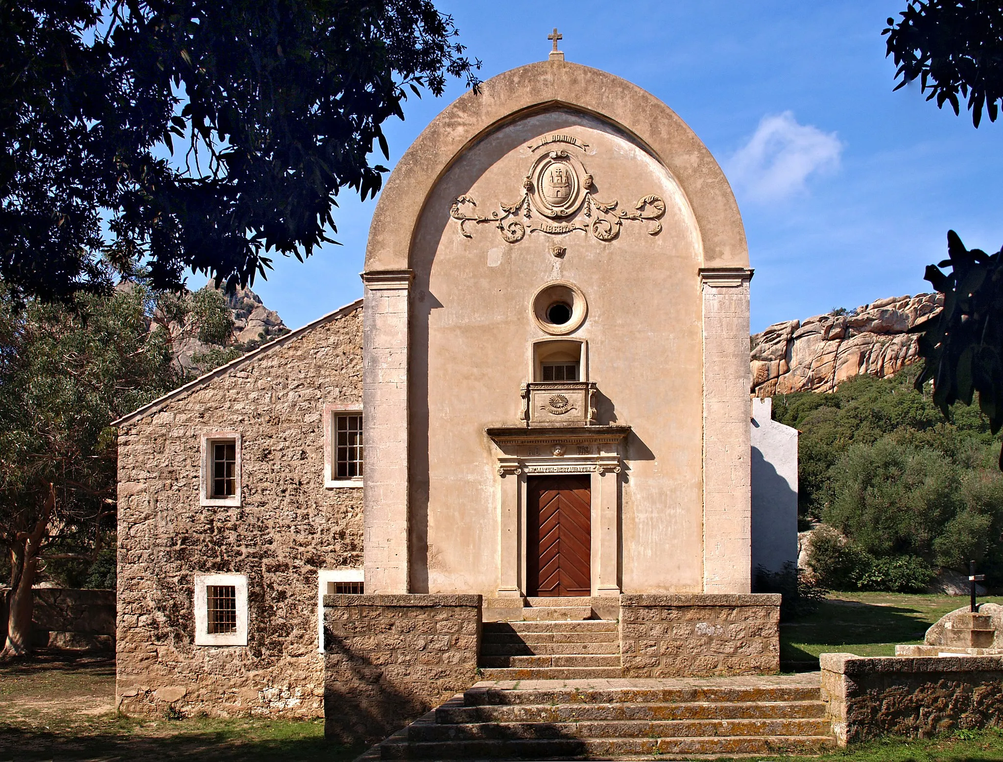 Photo showing: Bonifacio (Corse-du-Sud) - Emitage de la Trinité de Bonifacio (Eglise de la Trinité + oratoire Notre Dame de Tibhirine)