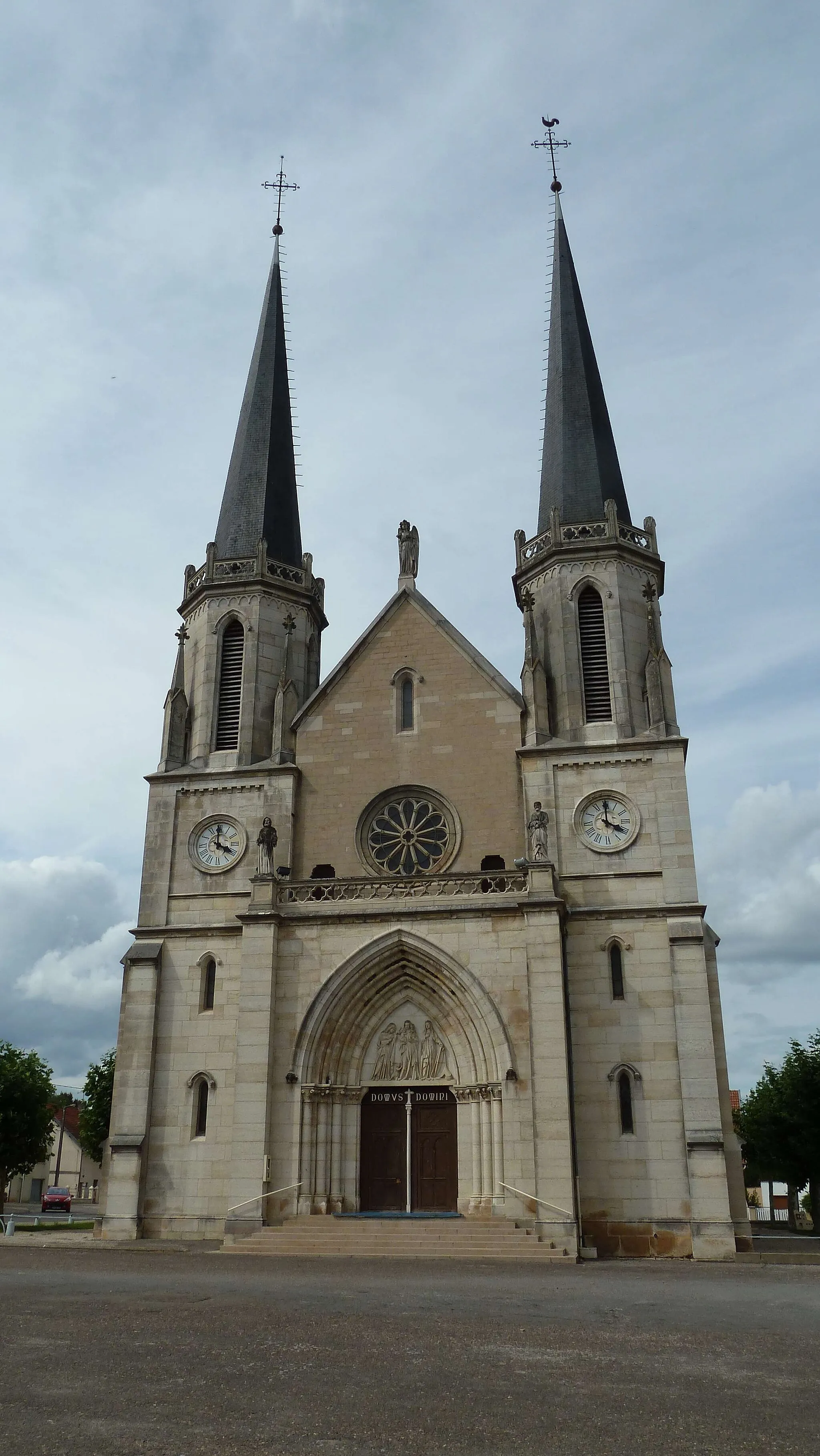 Photo showing: Eglise de Lamarche sur Saône.