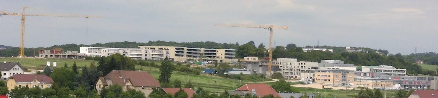 Photo showing: View of the Hauts-de-Chazal from Chateaufarine, in Besançon (France)