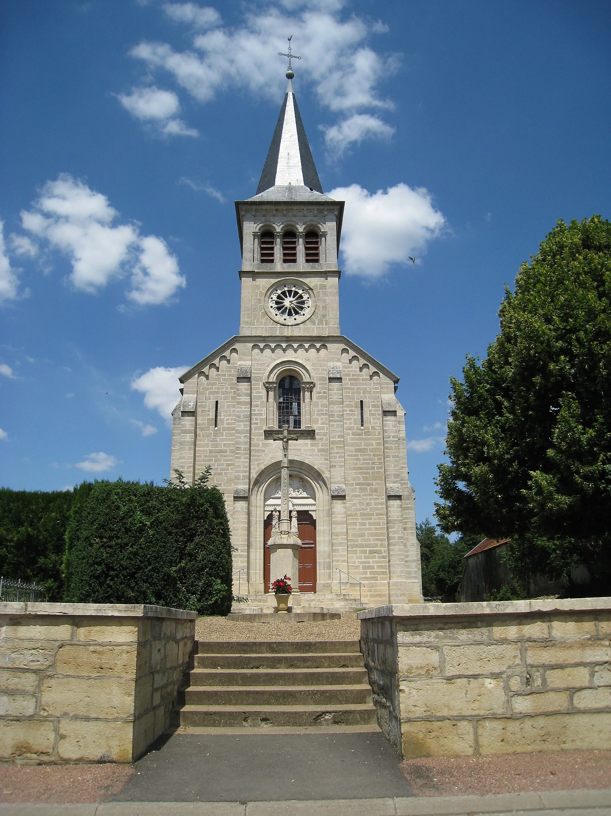 Photo showing: L'église de Pouilly sur Vingeanne