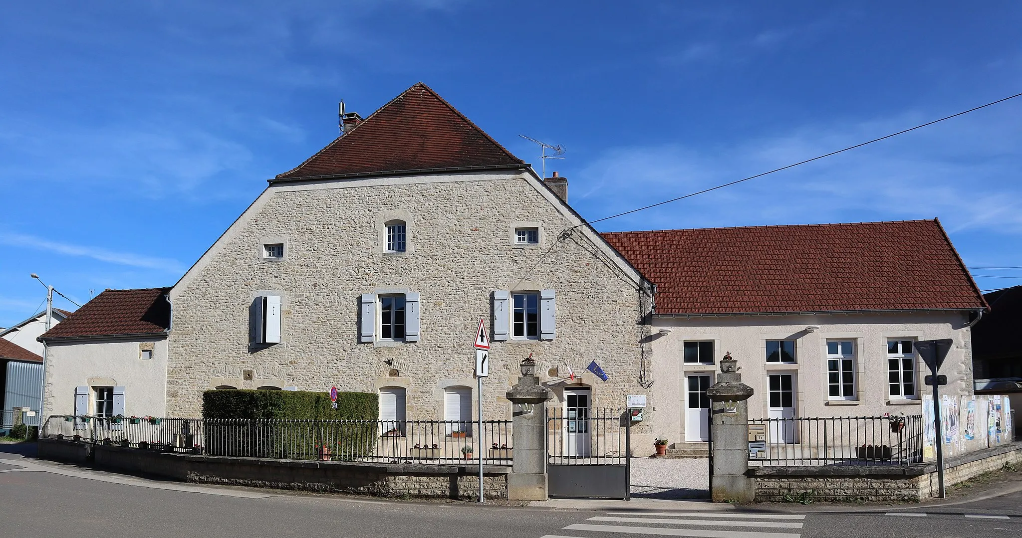 Photo showing: Mairie de Fontenelle (21).