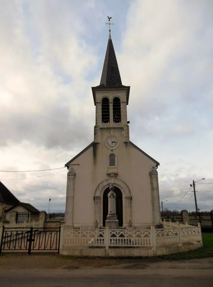 Photo showing: Photographie de la façade de l'église de la Nativité de la Vierge de Samerey (Côte-d'Or)