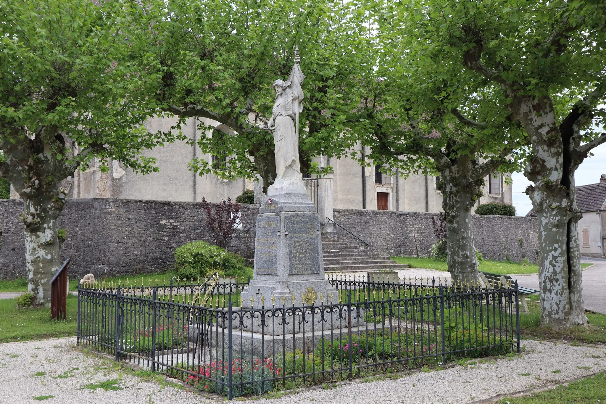 Photo showing: Monument aux morts de Vielverge (21).