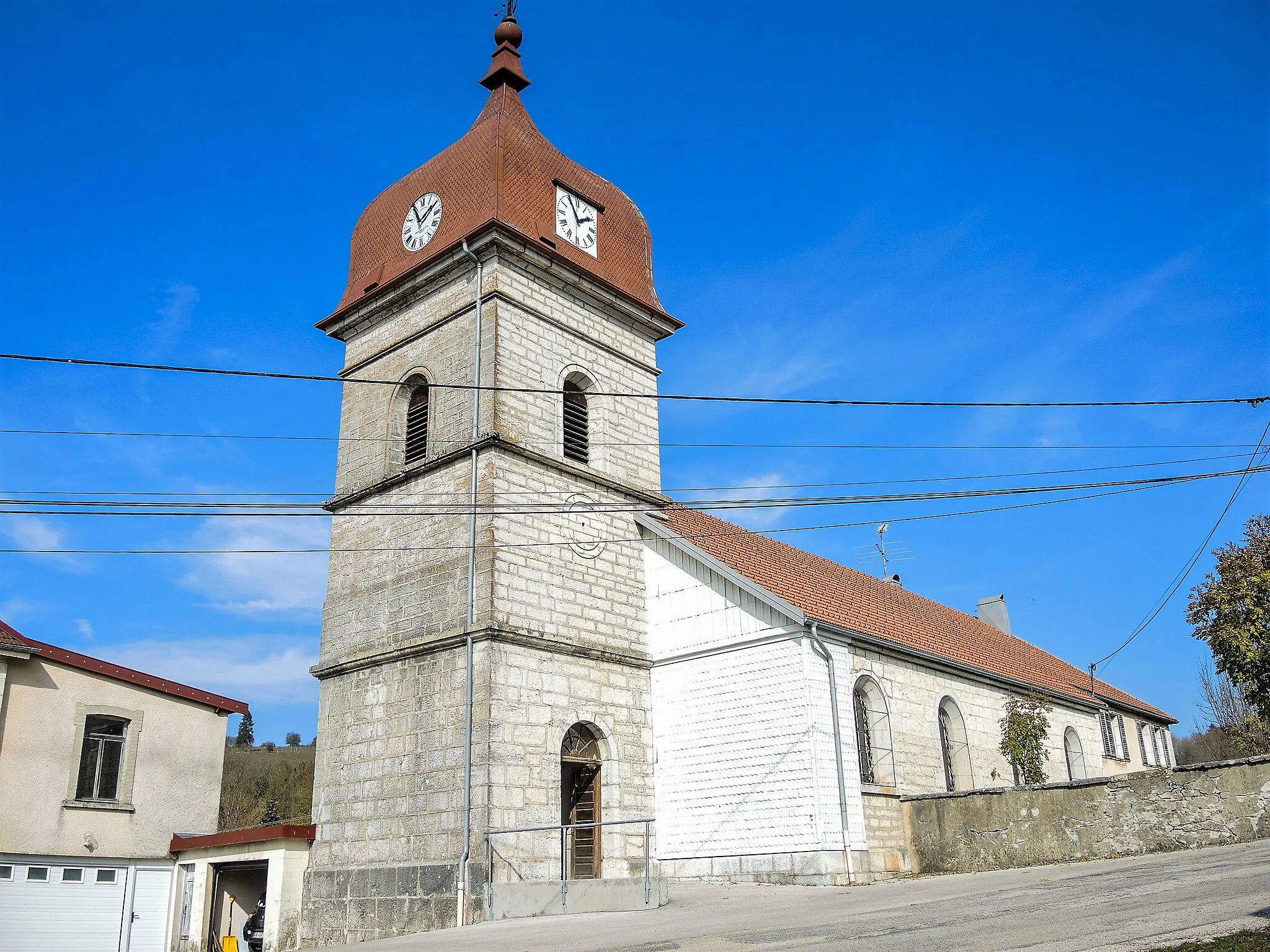 Photo showing: Eglise du Saint-Esprit. Village de Remonot. Les Combes. Doubs