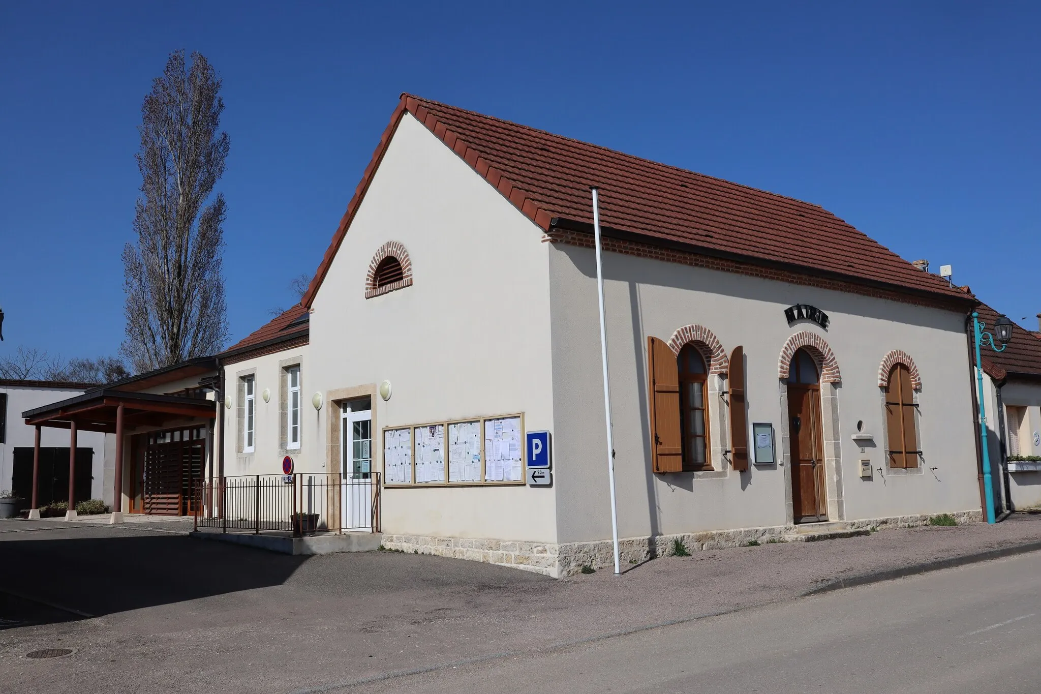 Photo showing: Mairie de Drambon (21).