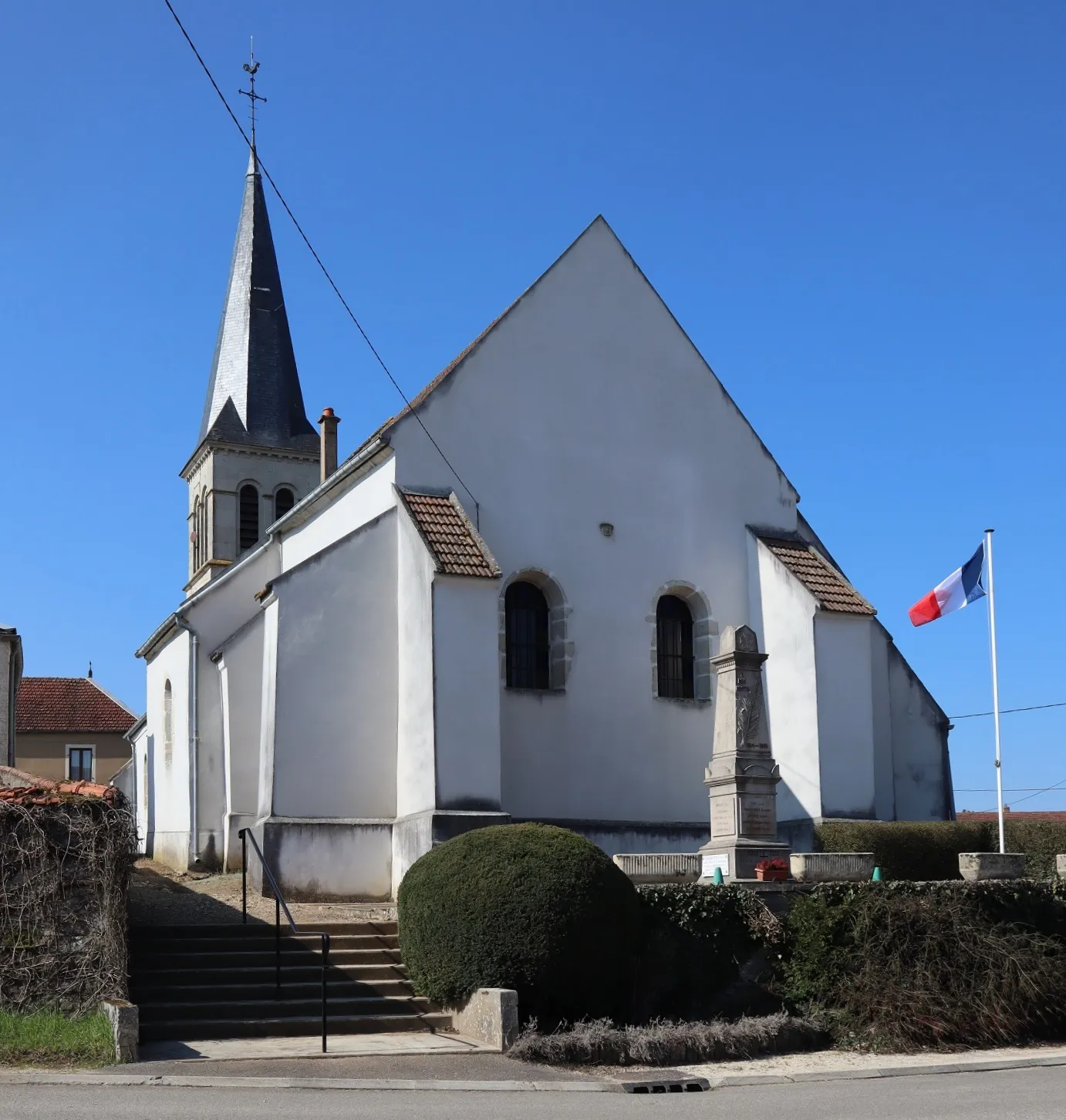 Photo showing: Chevet de l'église Saint-Martin à Maxilly-sur-Saône (21).