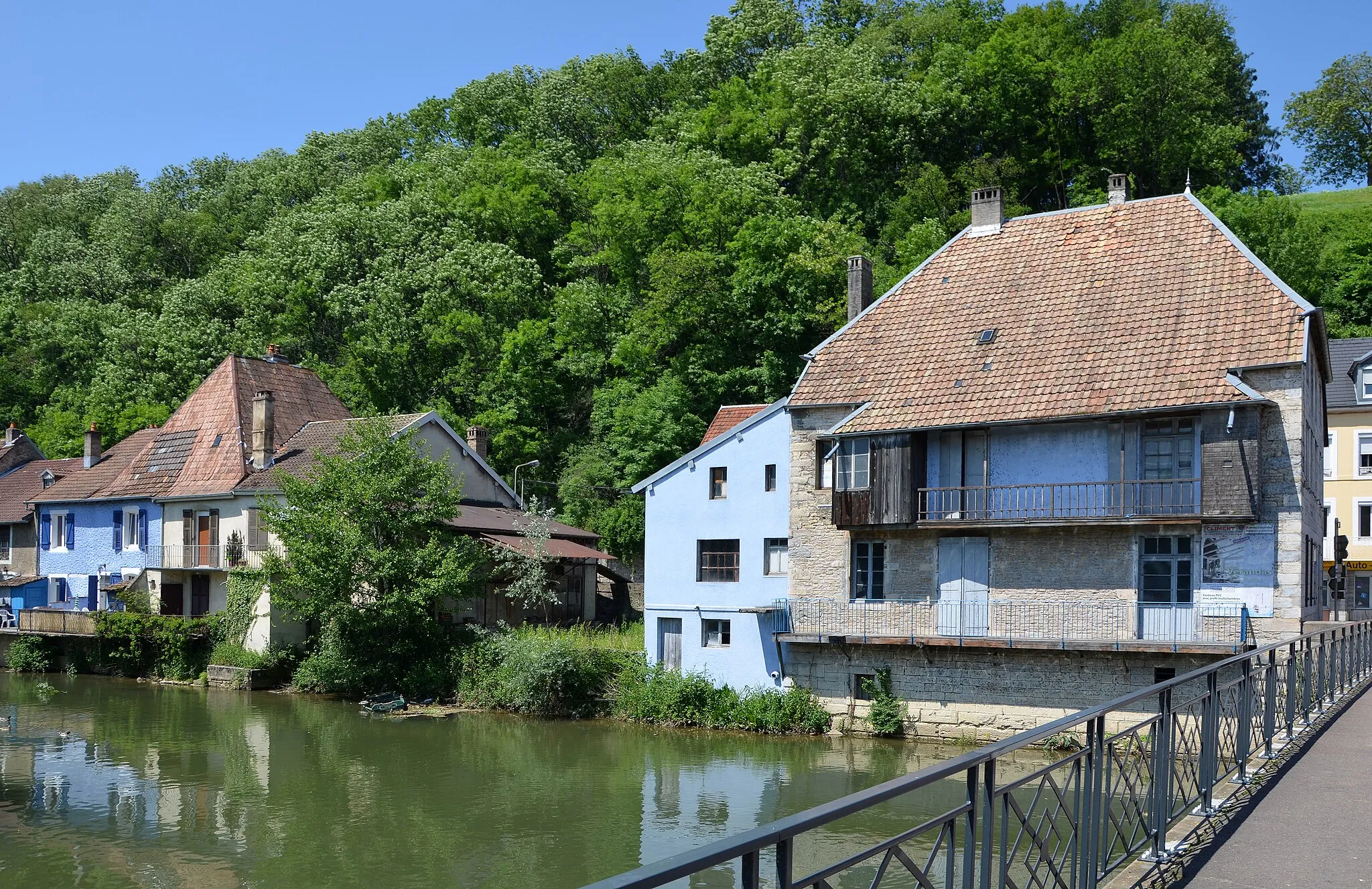 Photo showing: Branch of the Doubs river in l'Isle sur le Doubs, Doubs, Franche-Comté, France