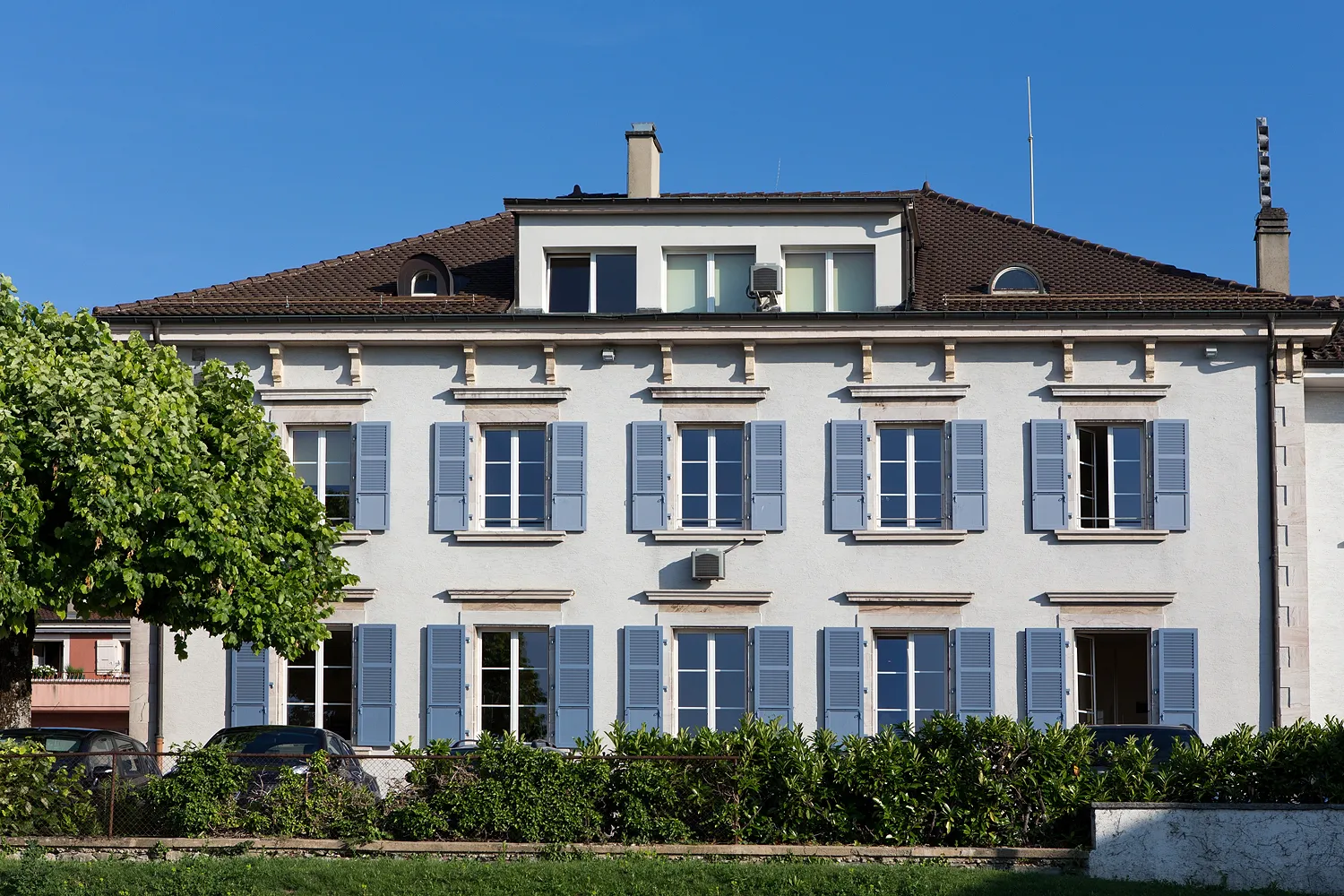 Photo showing: Altes Schulhaus und heutiges Gemeindehaus in Gland